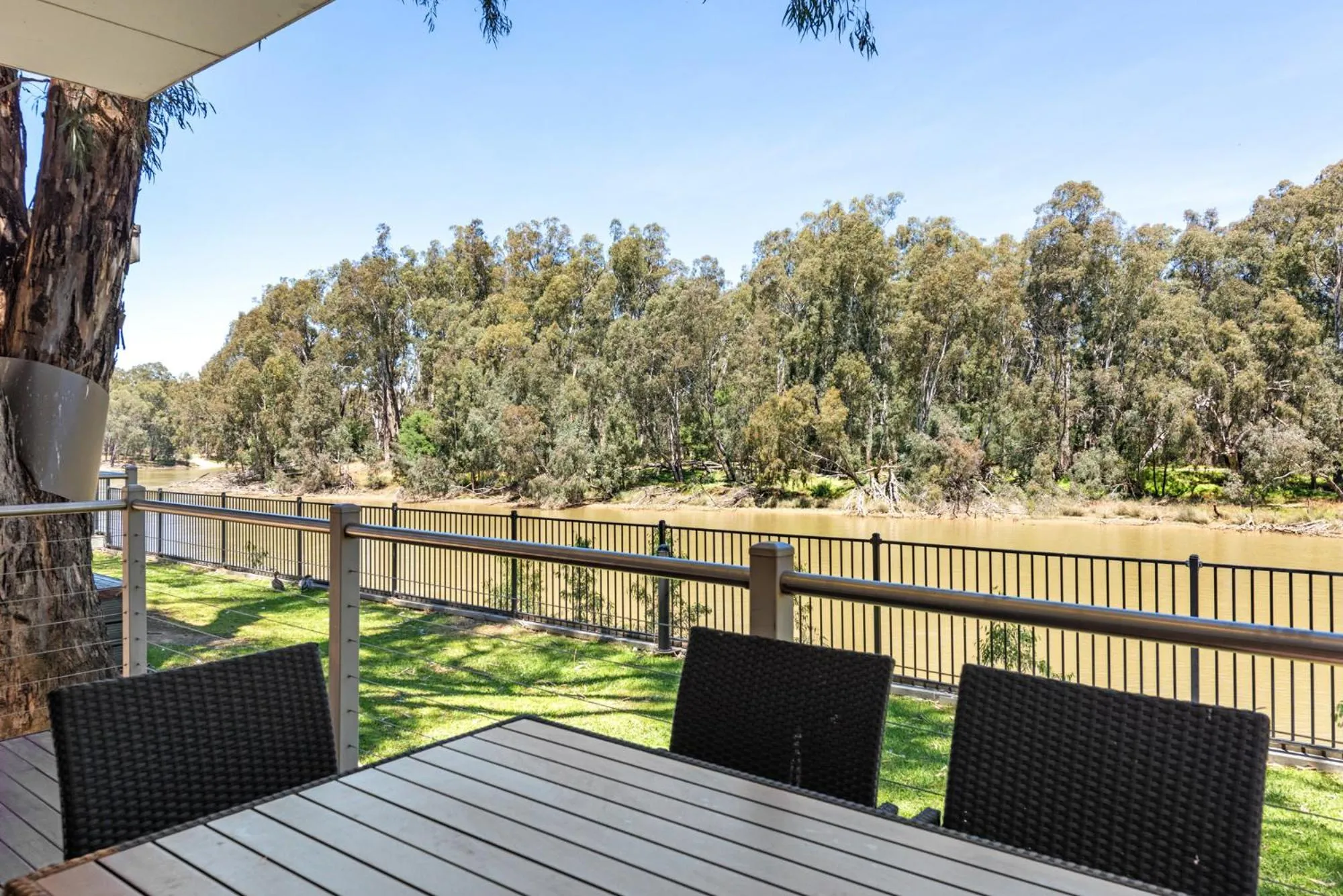 Balcony/Terrace in Discovery Parks - Maidens Inn Moama