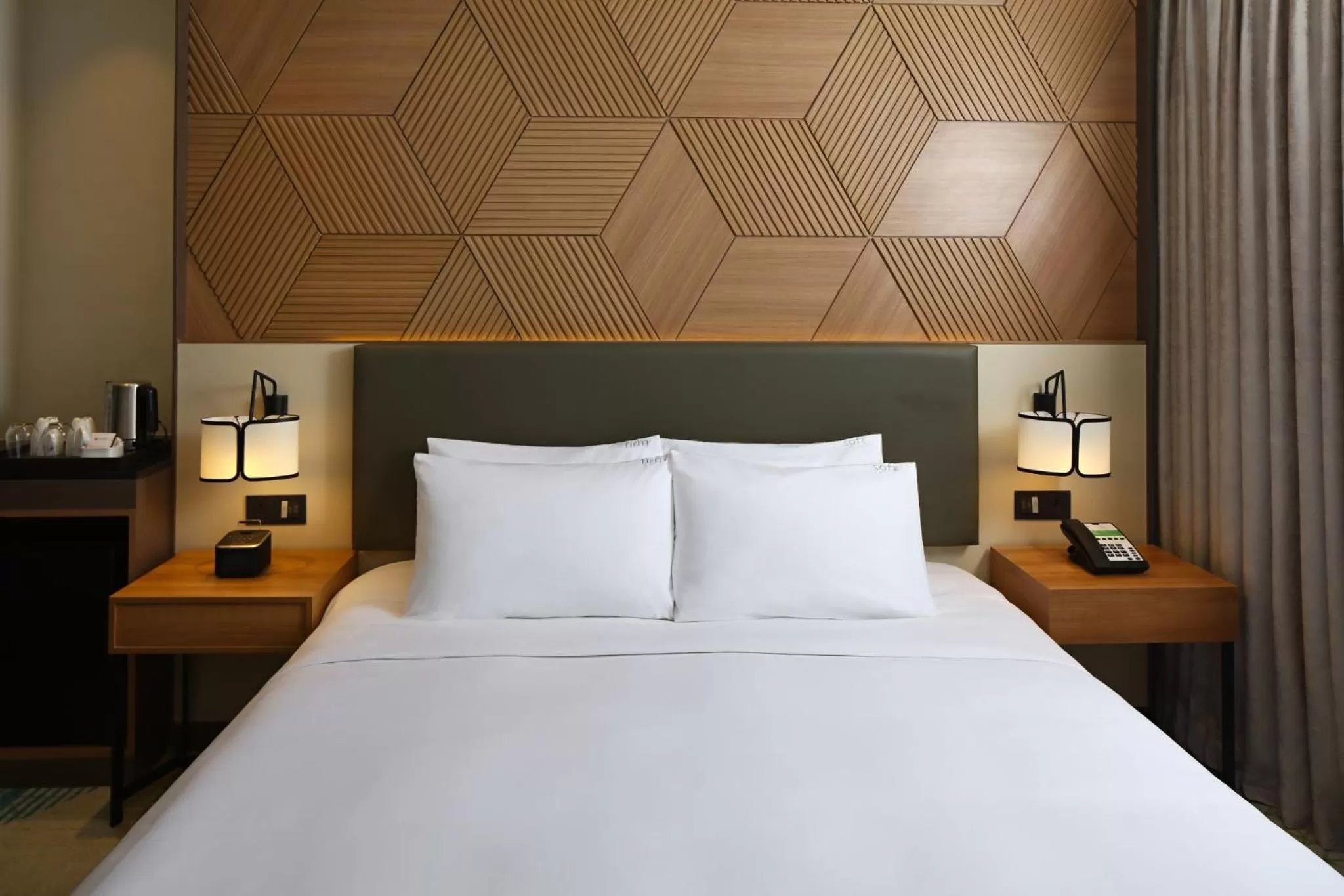 Photo of the whole room, Bed in Holiday Inn Cebu City by IHG