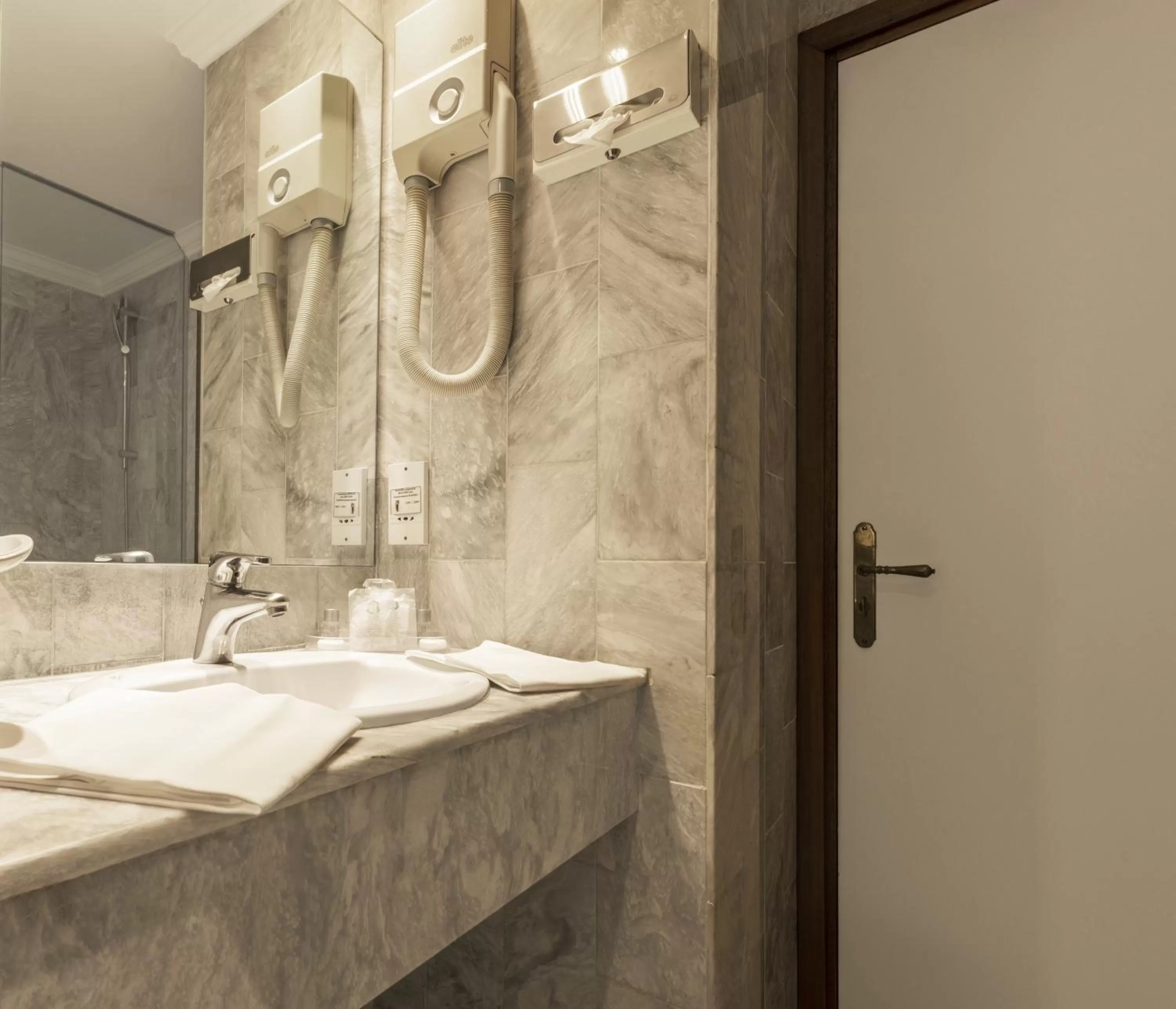 Bathroom in Ambassador-Monaco