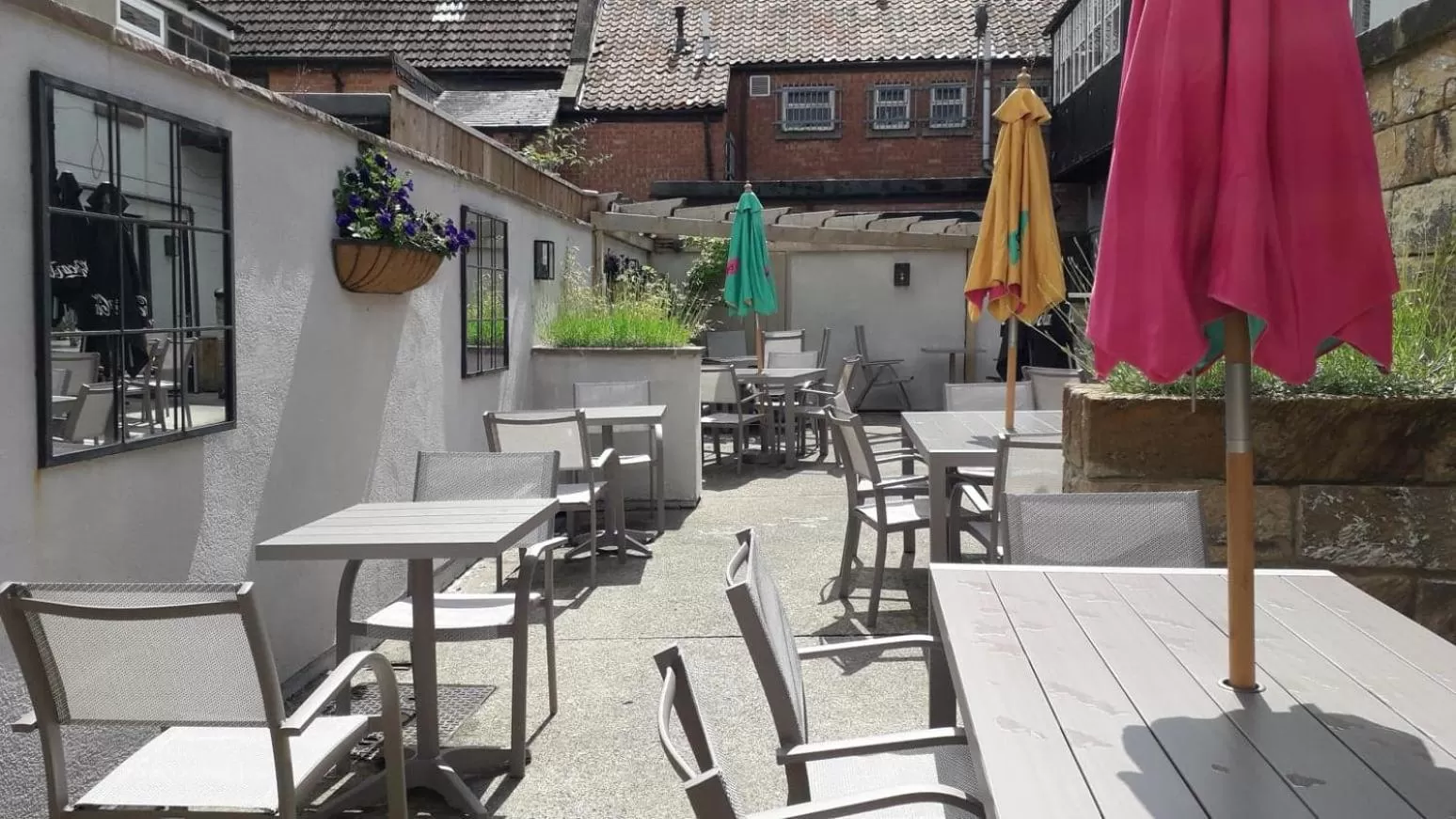 Restaurant/Places to Eat in Royal Oak Hotel