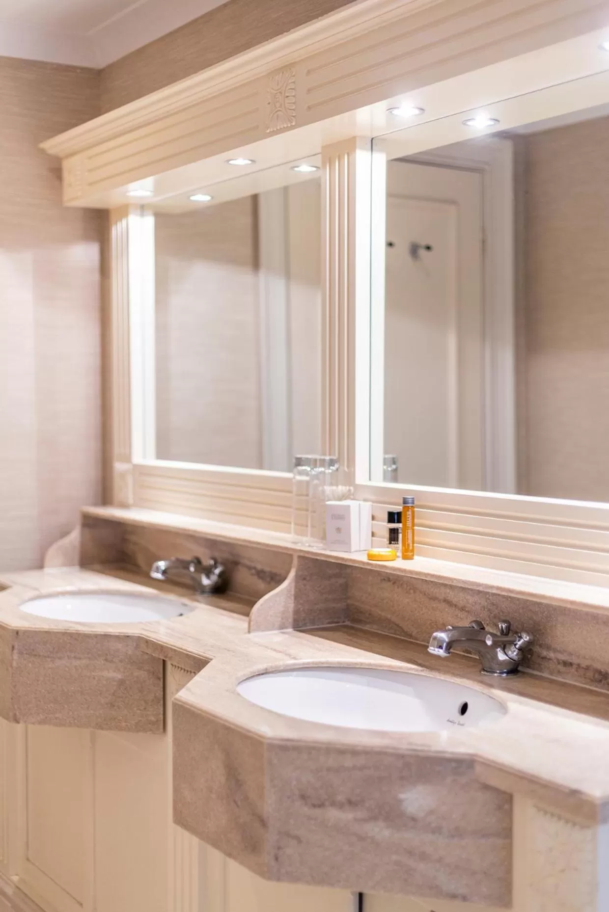 Angel and Royal Hotel