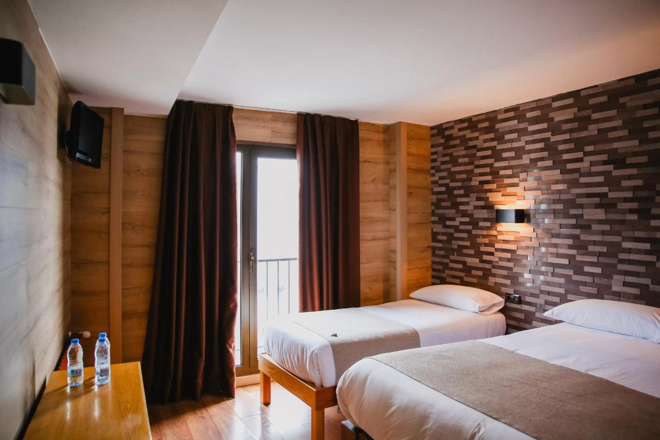 Bedroom, Bed in Cal Ruiz