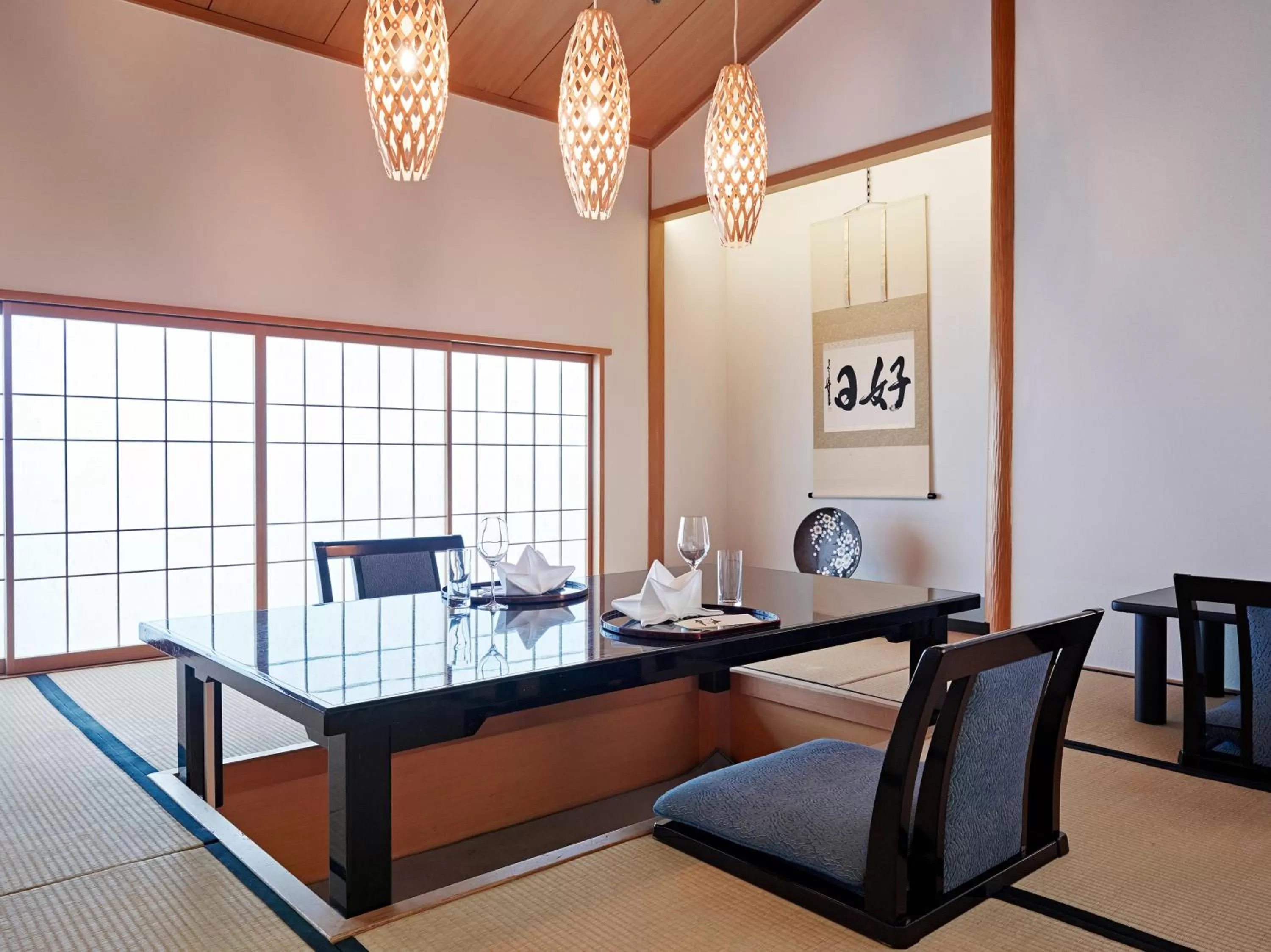 Restaurant/places to eat in Grand Hotel Wien