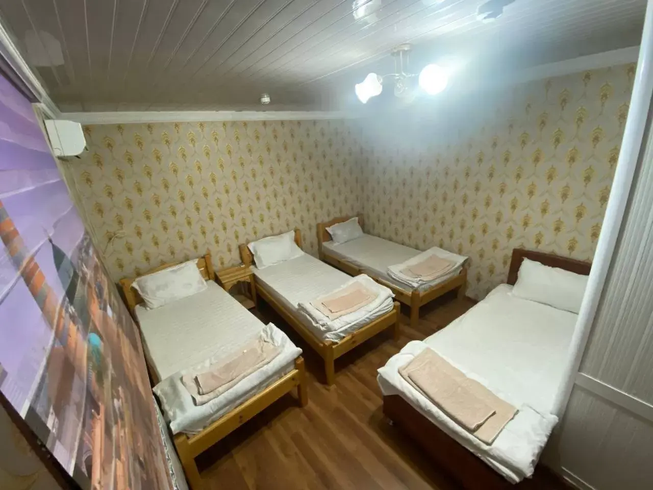 Classic Quadruple Room in Khiva Otabek B&B Classic Quadruple Room in Khiva Otabek B&B