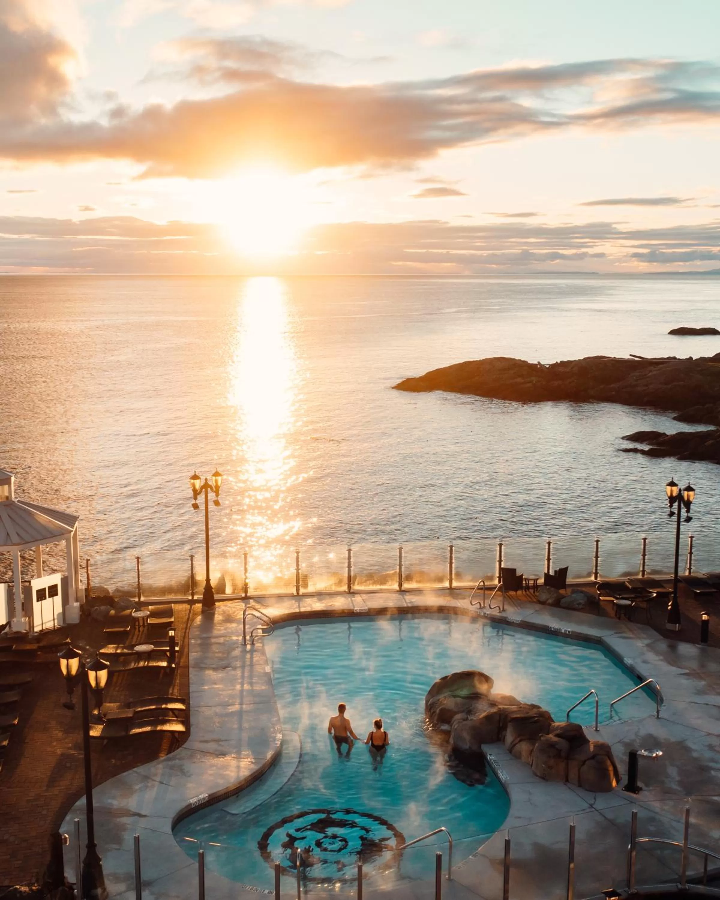 Hot Tub in Oak Bay Beach Hotel