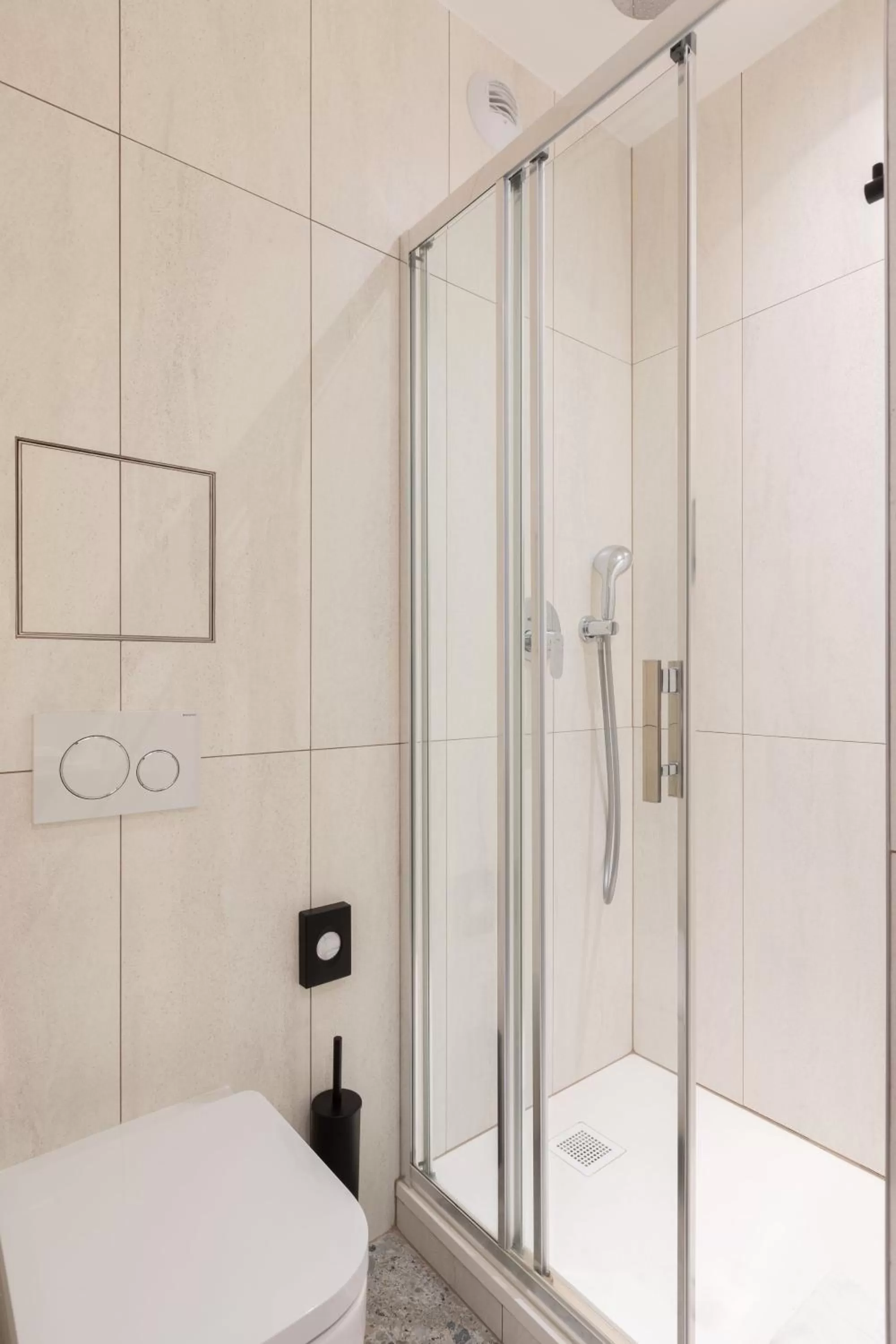 Shower in Hôtel Prince Albert Gare de Lyon