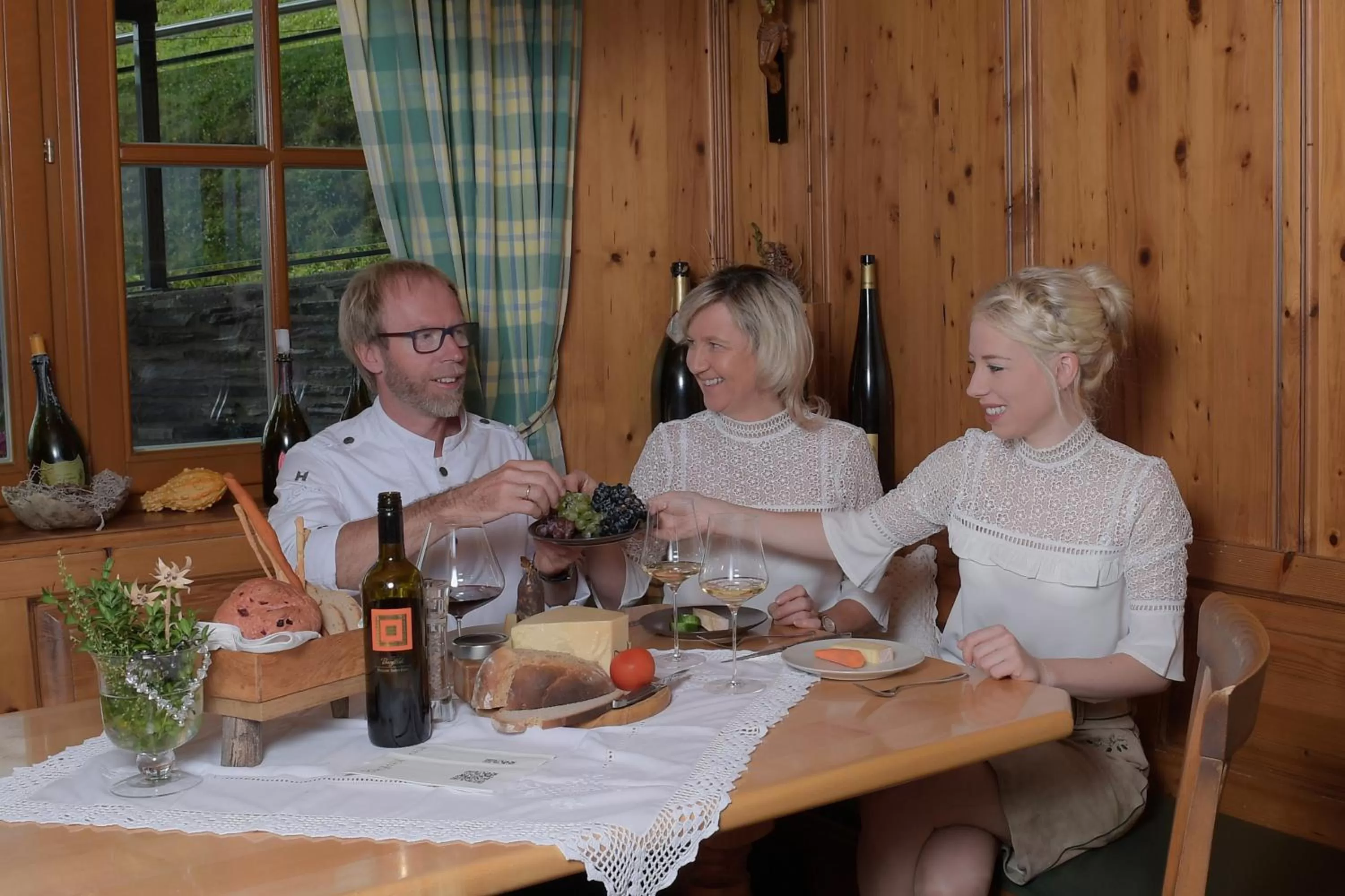 Family in Hotel und Alpen Apartments mit Sauna - Bürglhöh