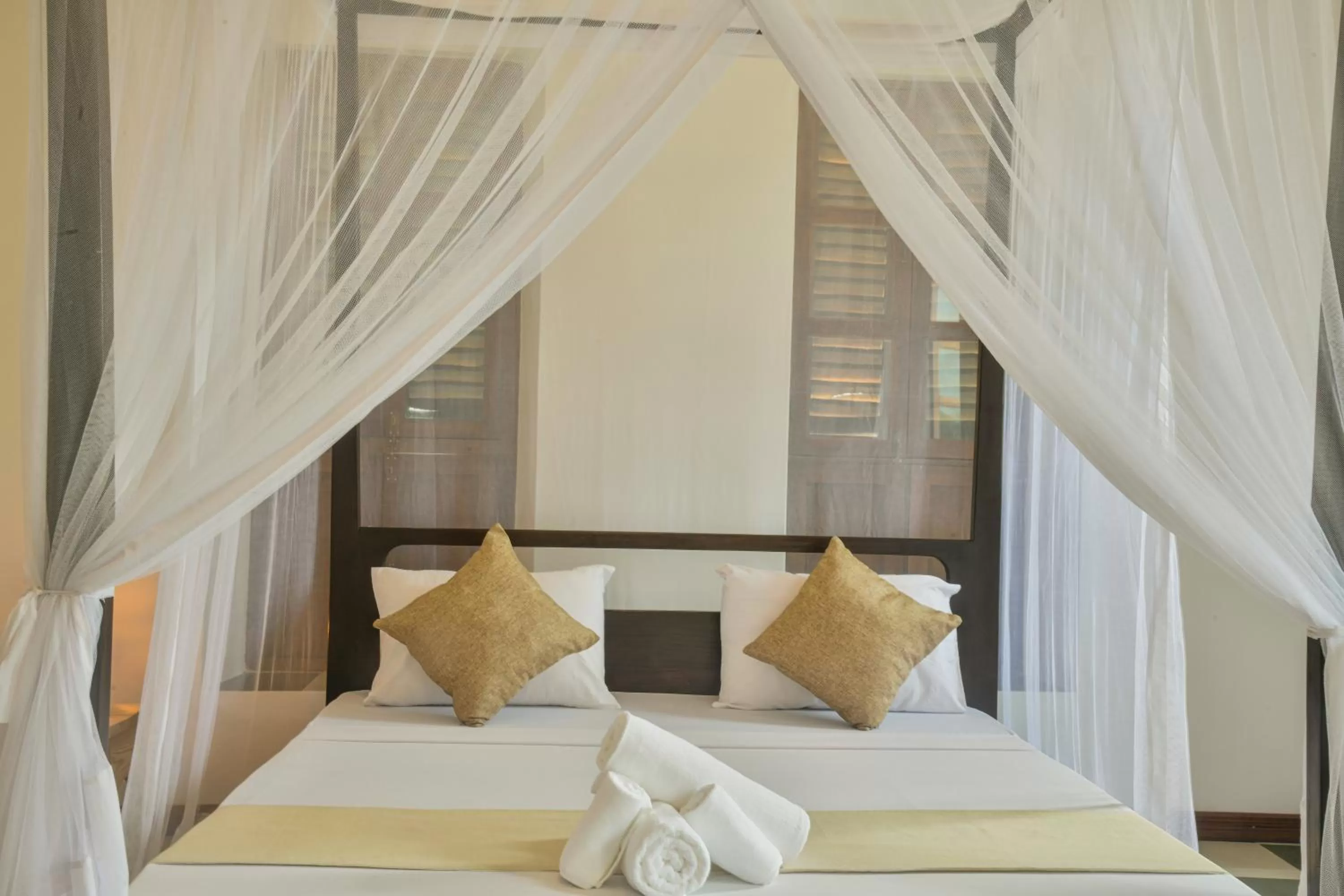 Bed in The Manor House by Sansi