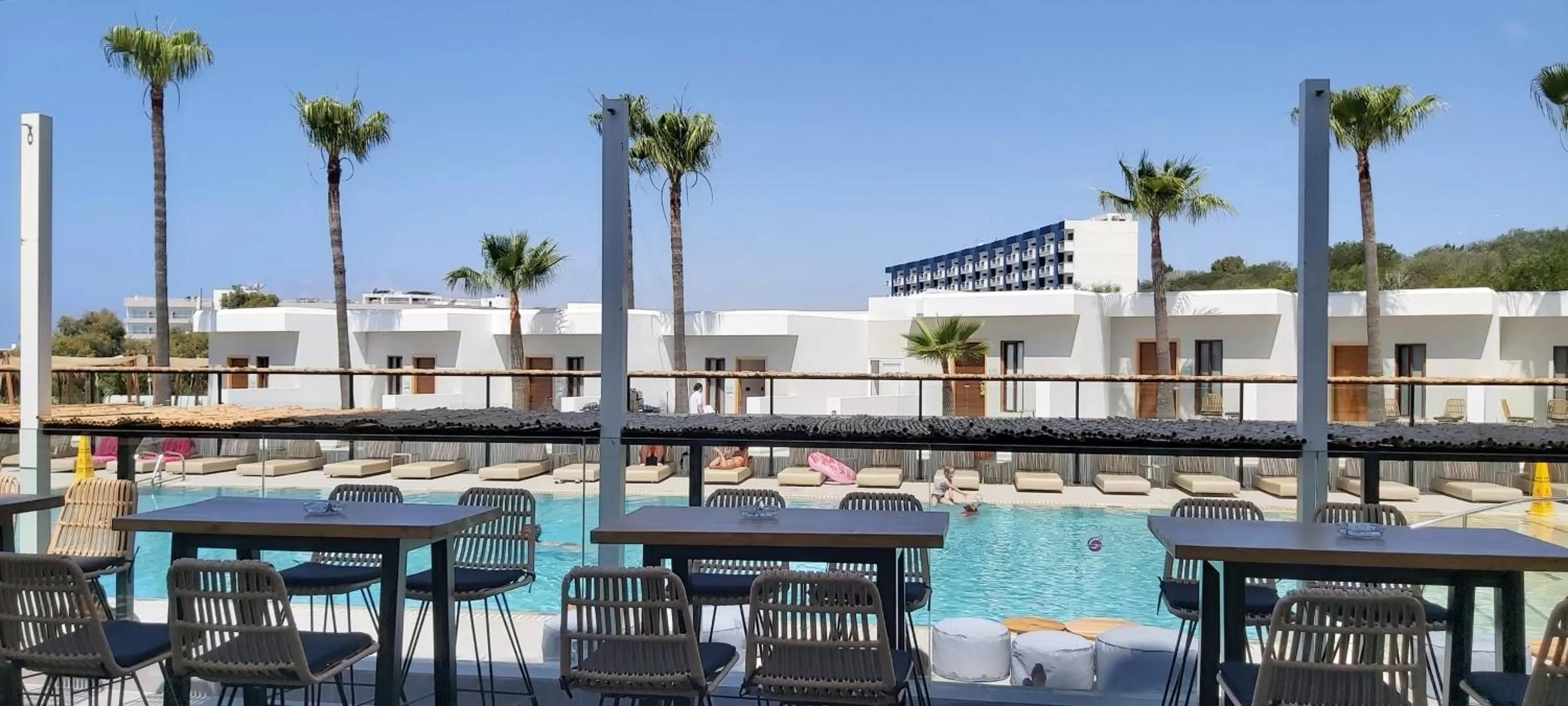 Restaurant/places to eat in Napa Mermaid Hotel & Suites