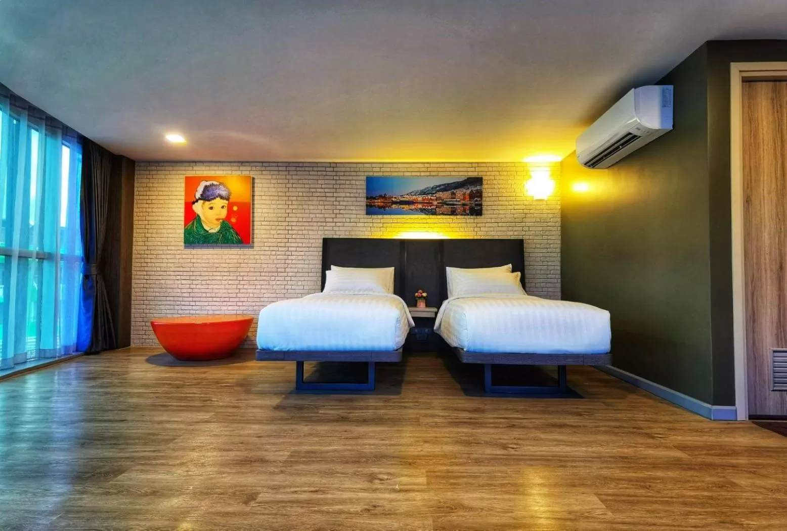 Bed in BB Glass House