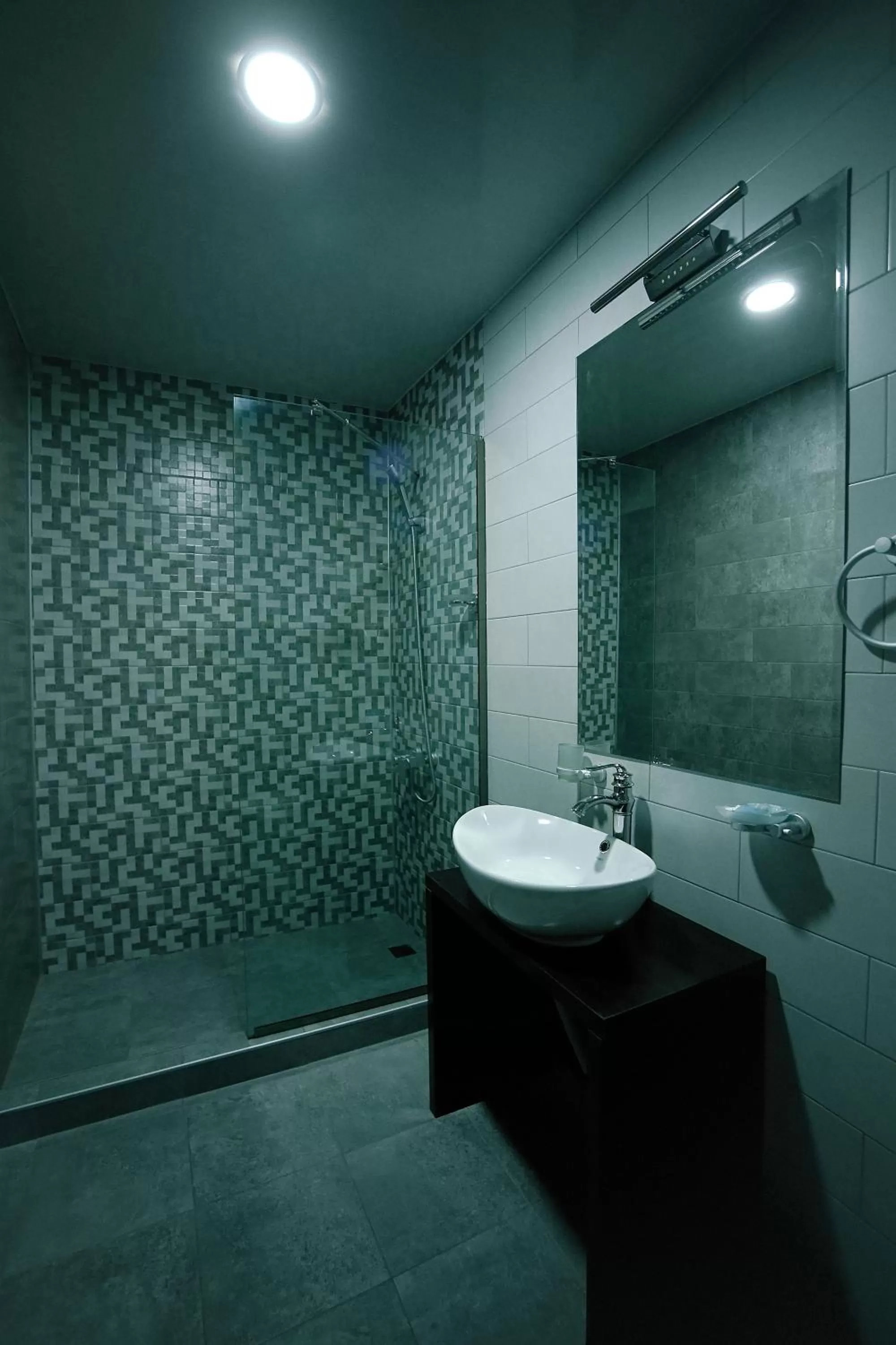 Shower in Hotel Rero