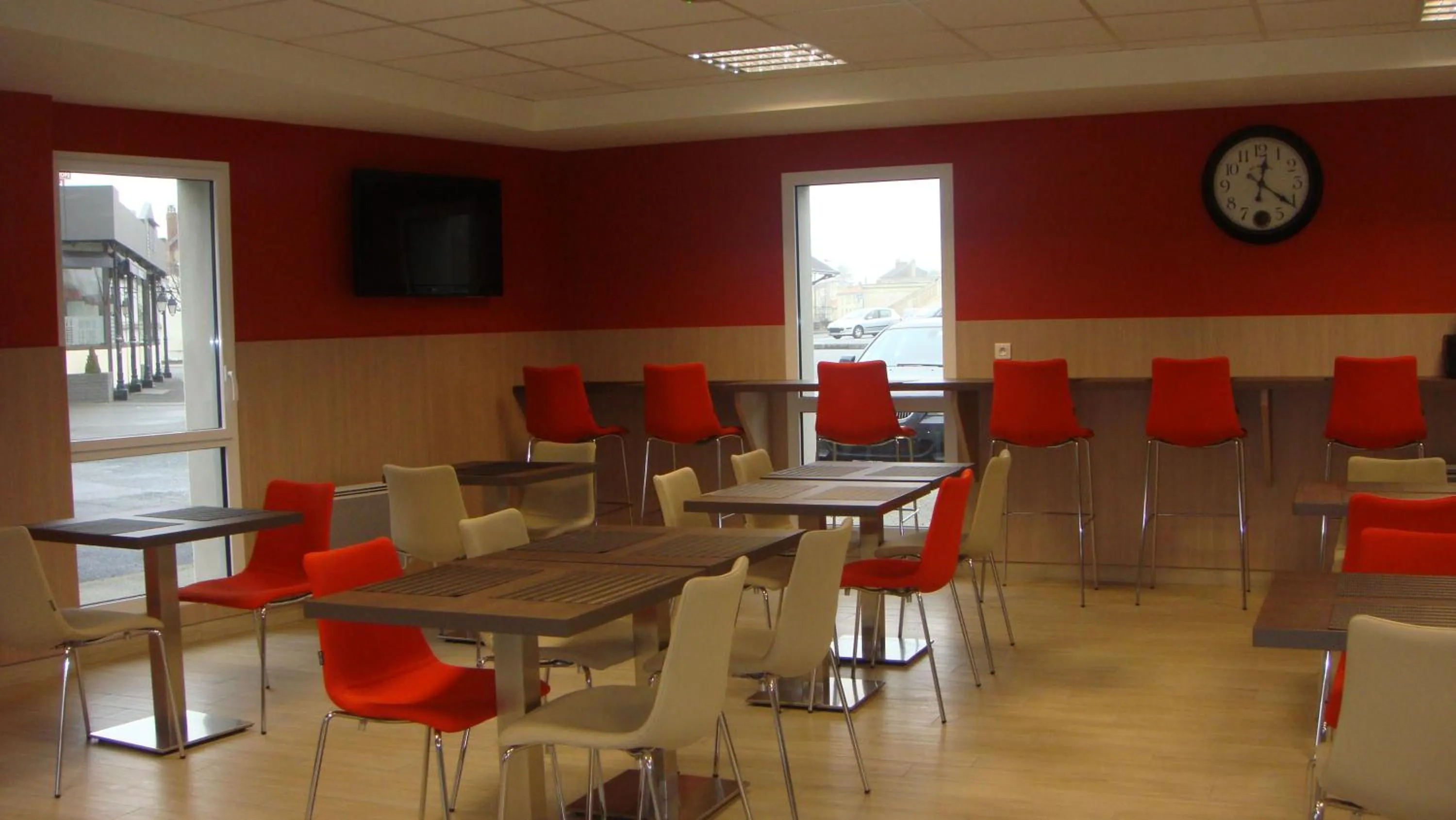 Restaurant/places to eat in The Originals Access, Hôtel Cholet Gare