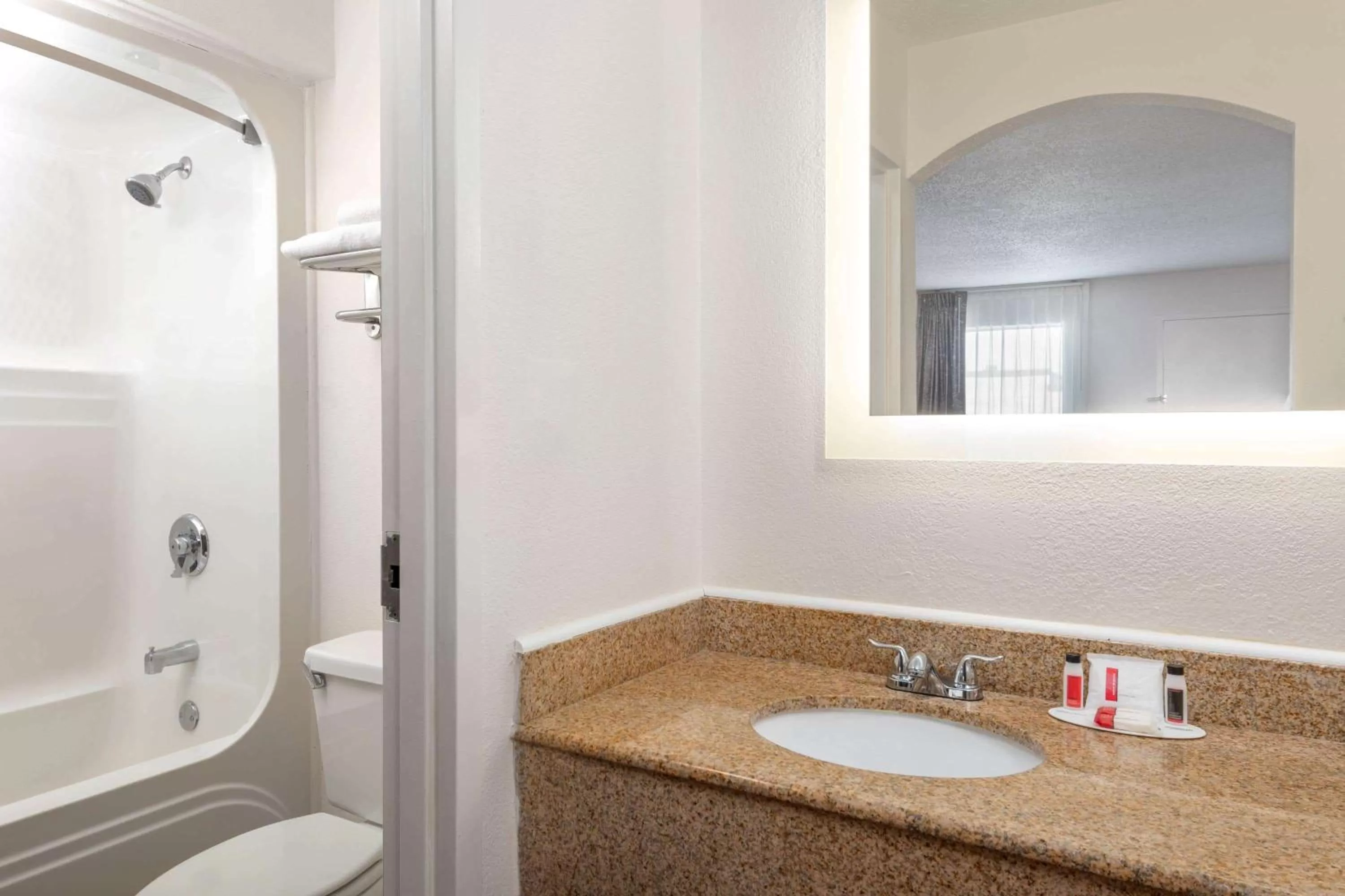 Bathroom in Howard Johnson by Wyndham Rock Hill