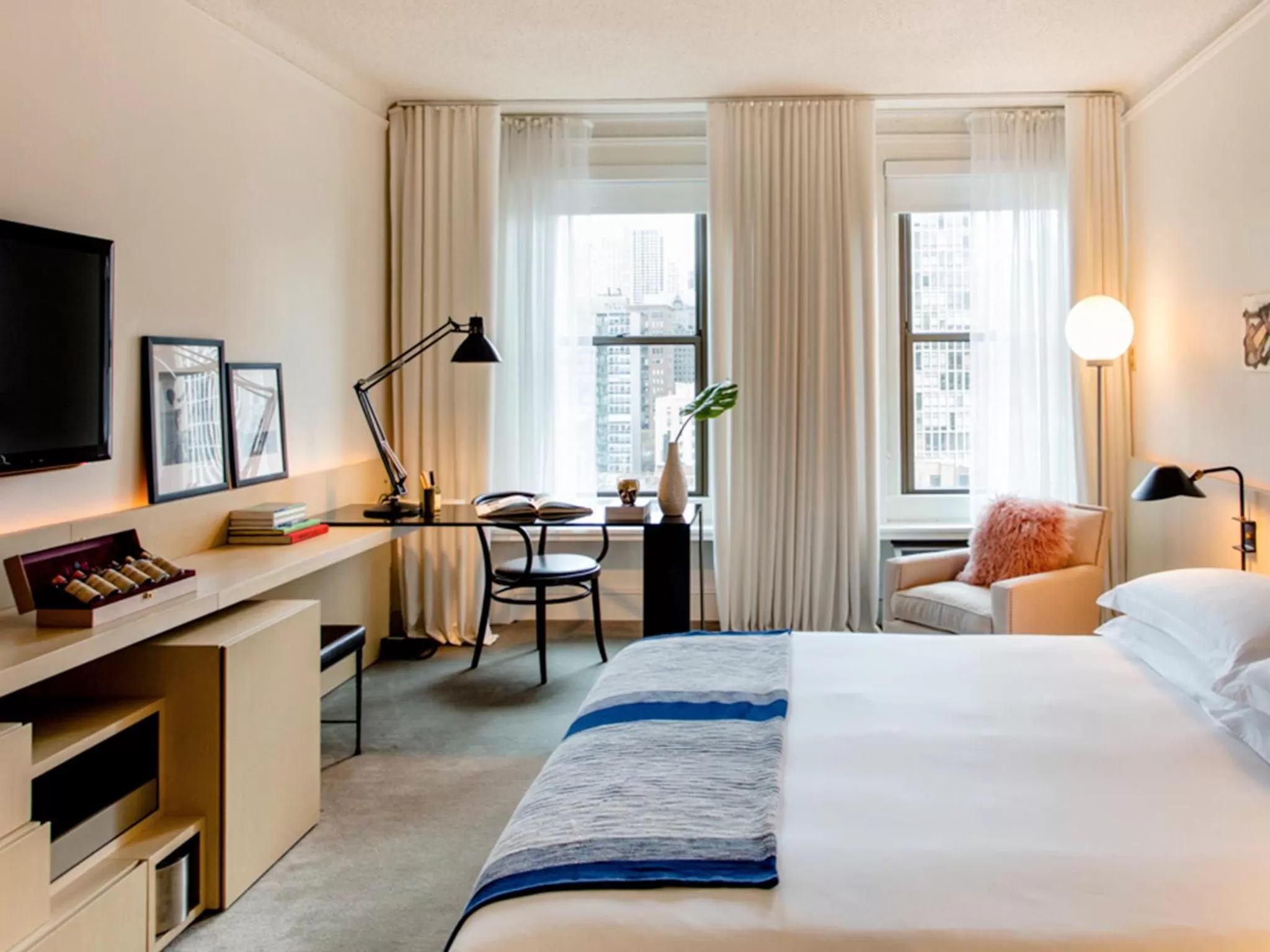 Bedroom in Ambassador Chicago, part of JdV by Hyatt