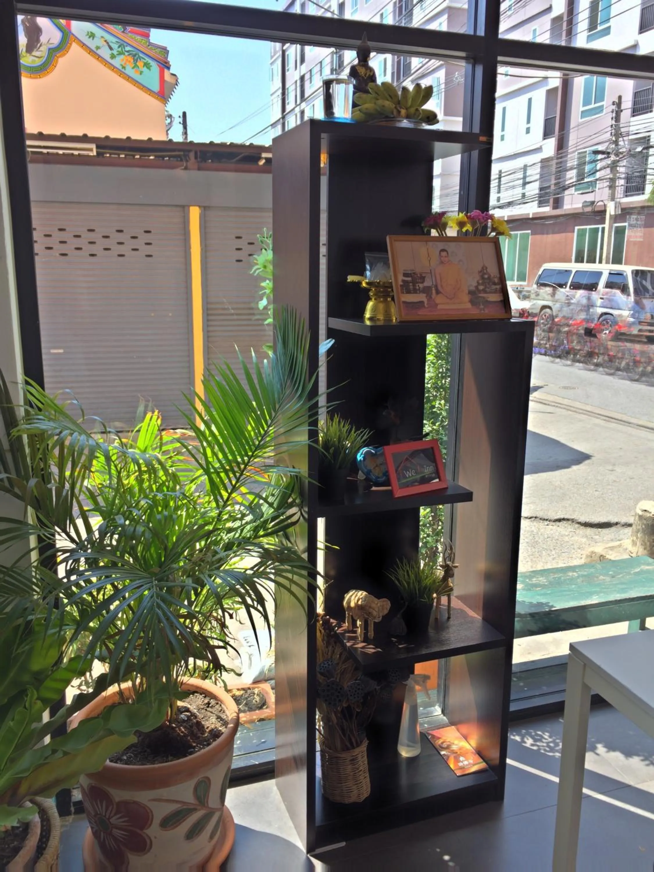 Decorative detail in We Inn