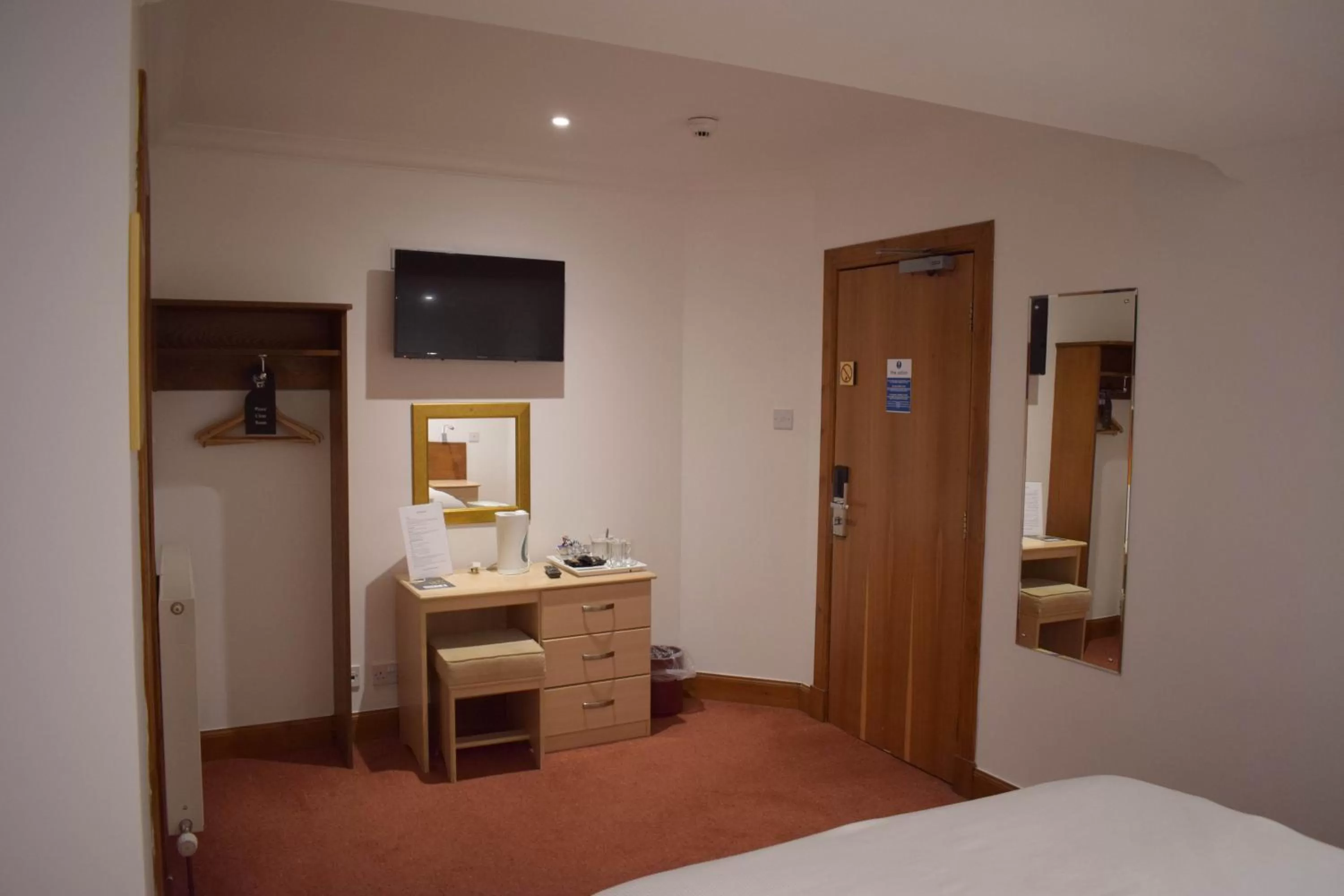 TV and multimedia, Bed in GOLF View Hotel & Macintosh Restaurant