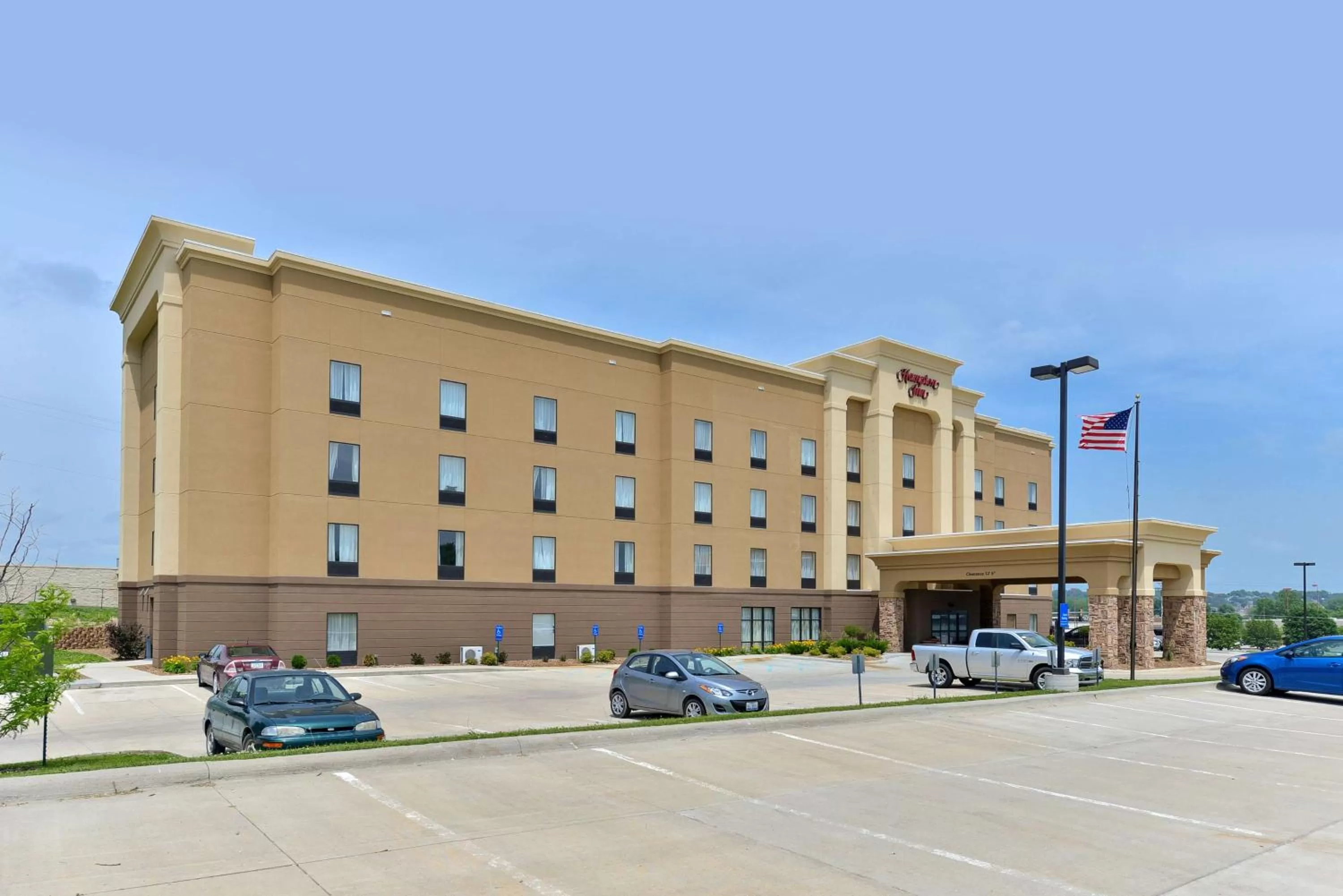 Property building in Hampton Inn Ottumwa