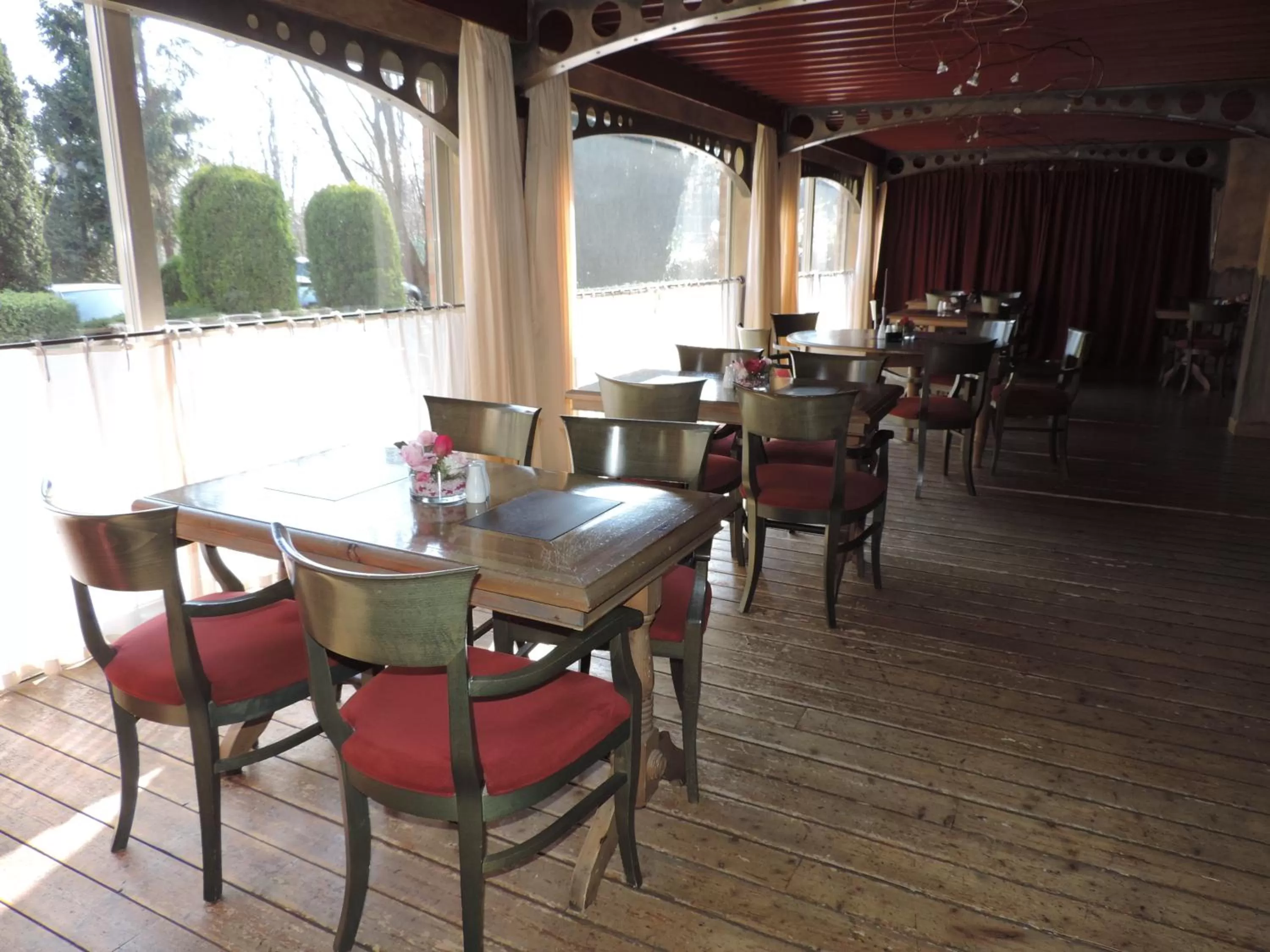 Restaurant/places to eat in Hotel Panorama