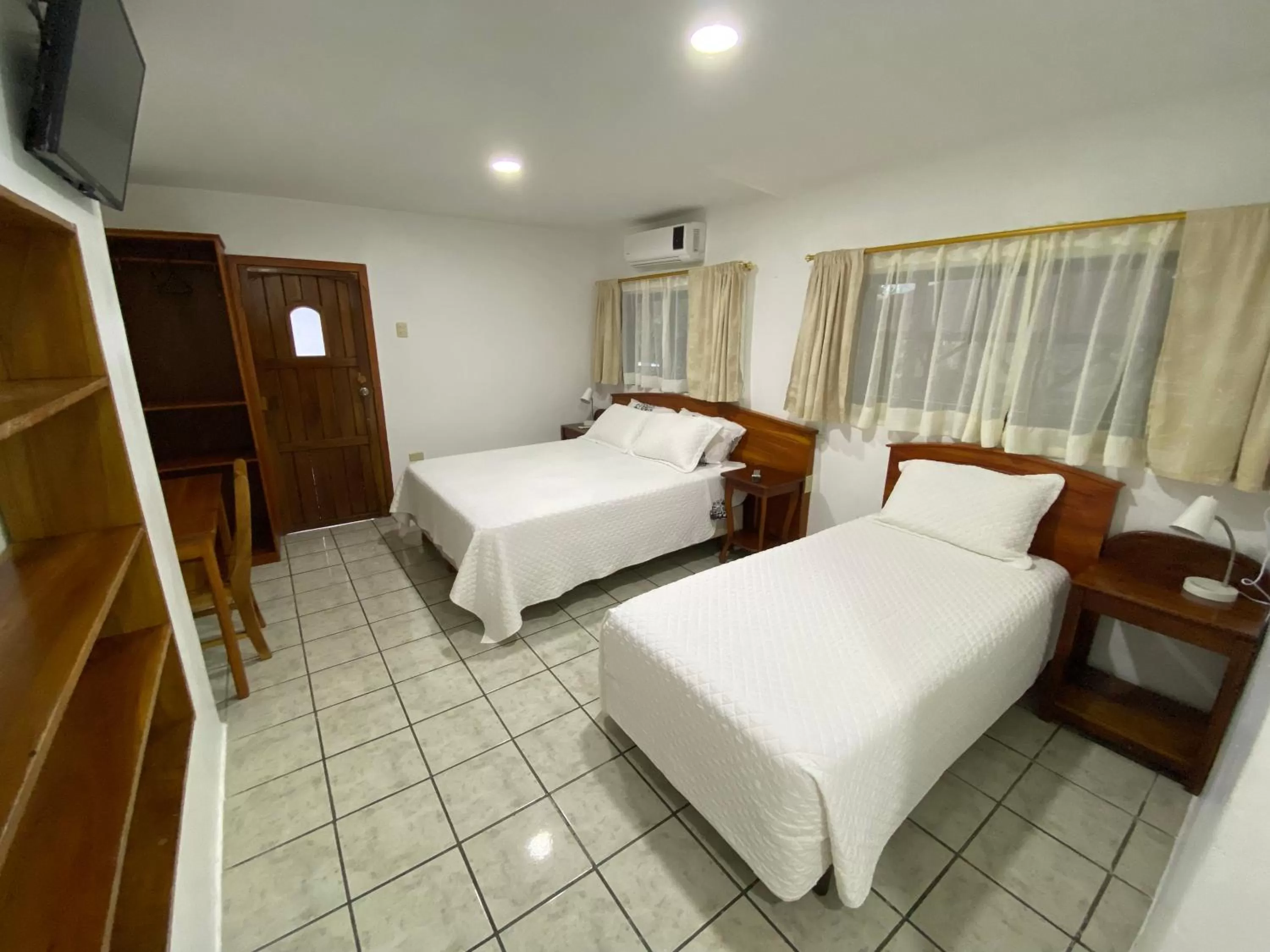 Bedroom, Bed in La Peregrina Galapagos B&B