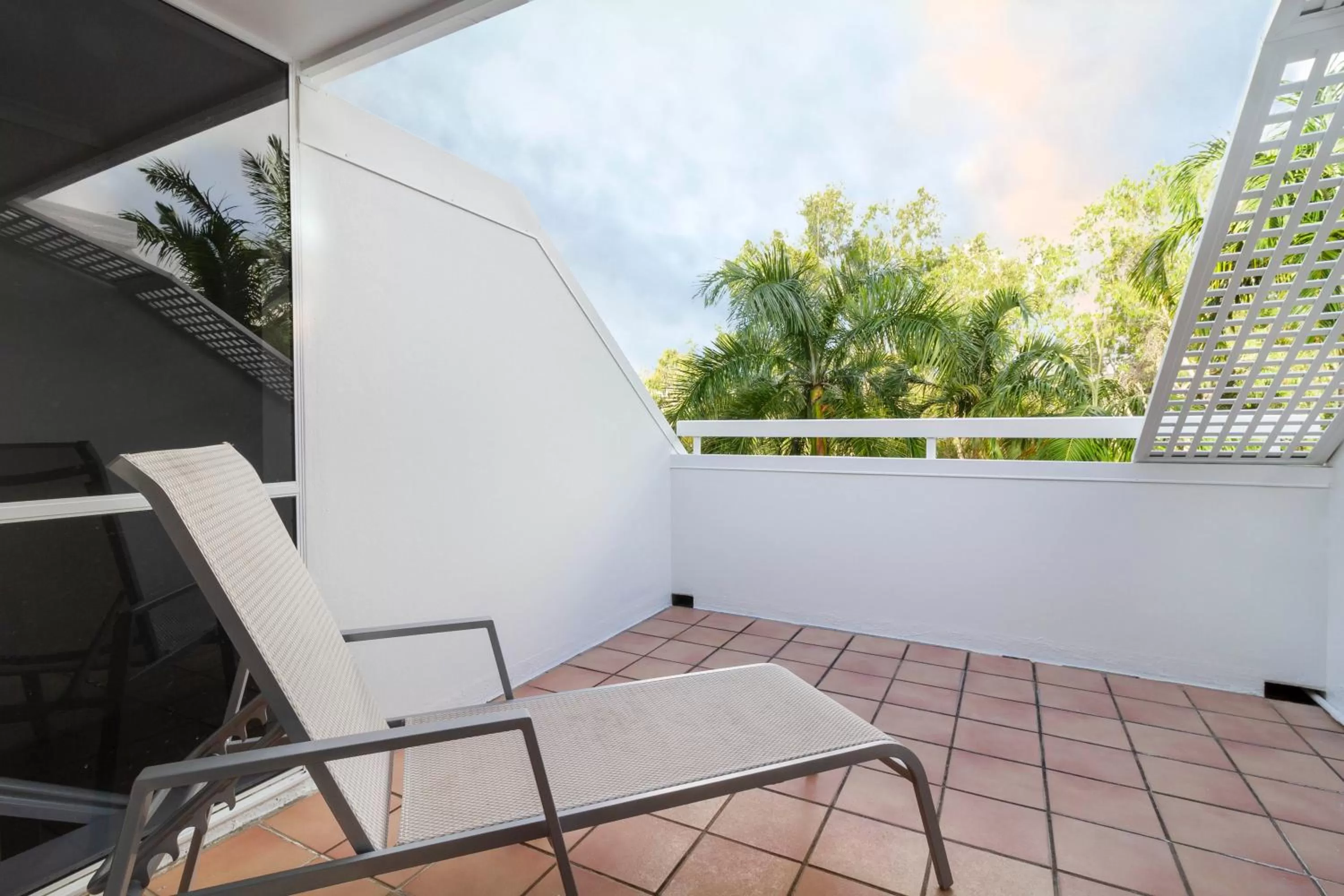 The White House Port Douglas