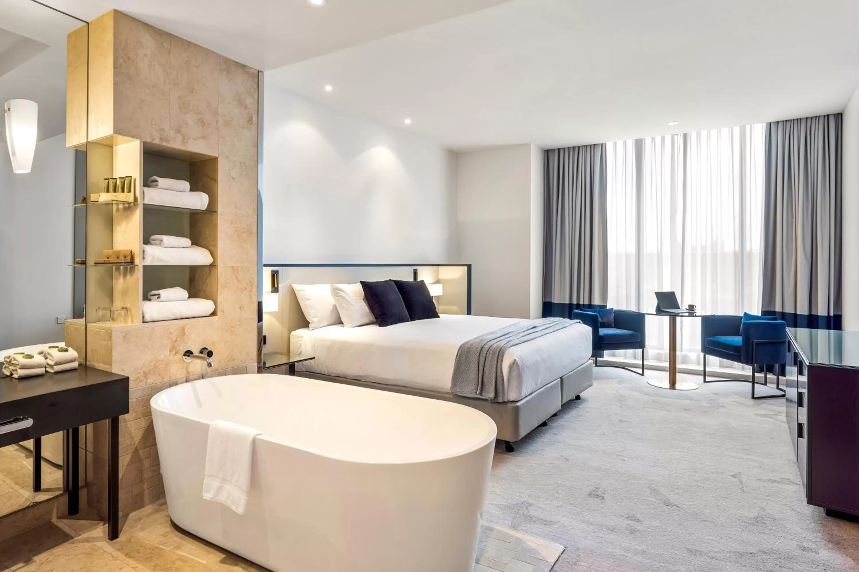 Bedroom, Bed in Peppers Waymouth Hotel