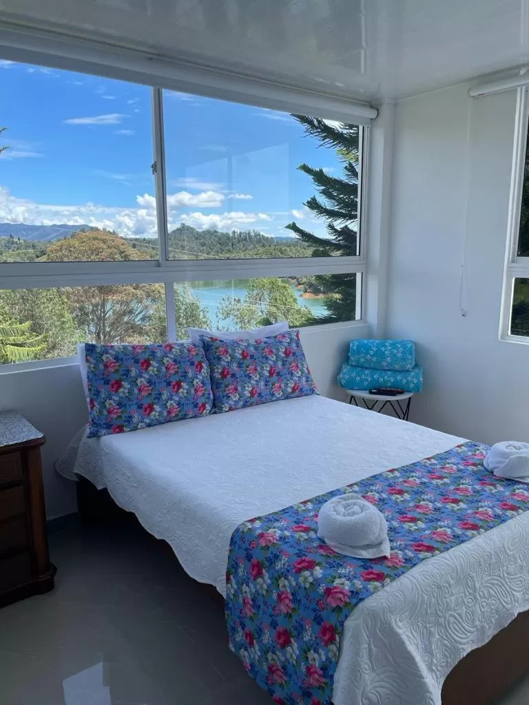 Bed in Paradise Lake Finca Hotel