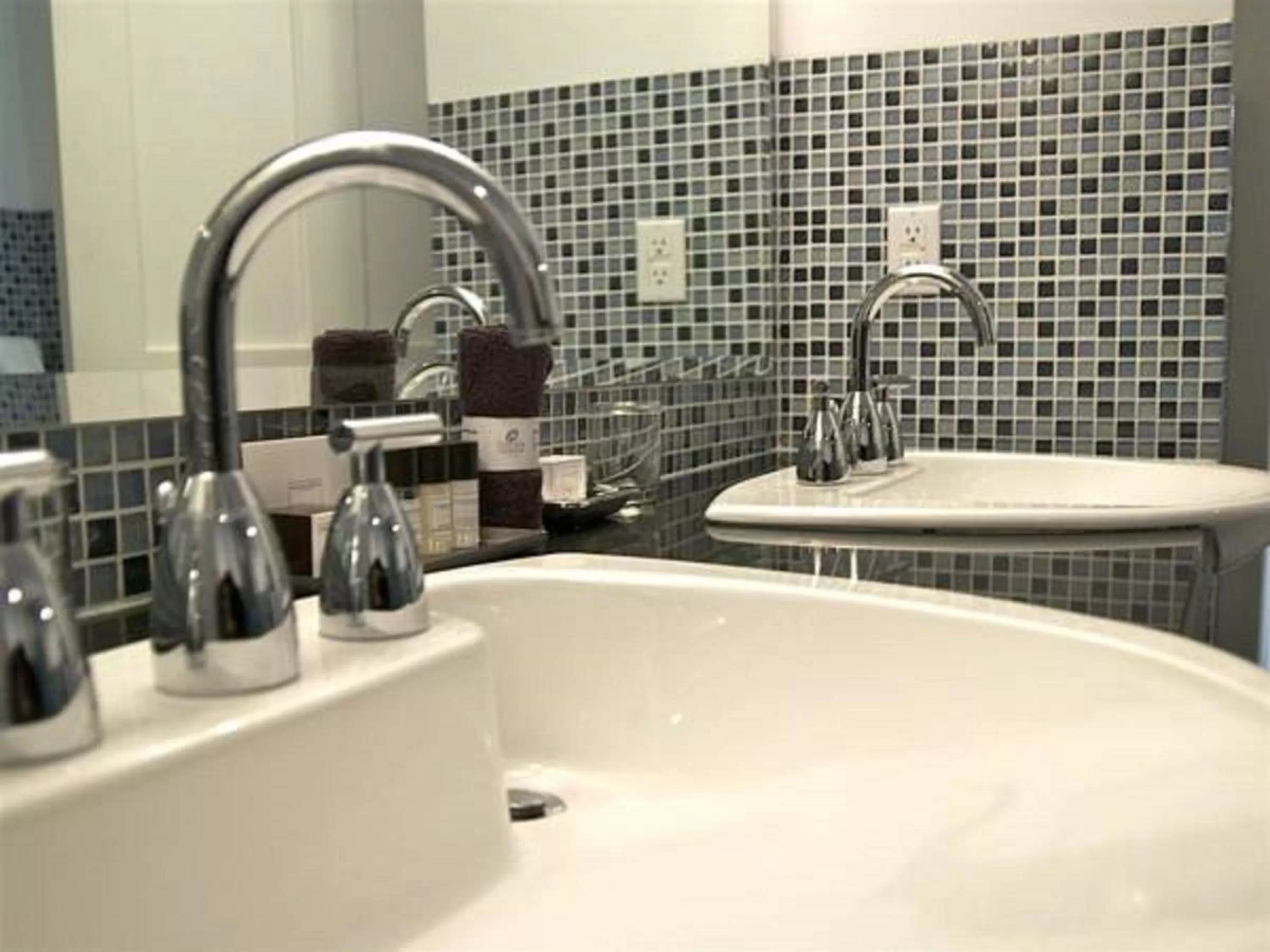 Bathroom in Relais Chateaux Camden Harbour Inn