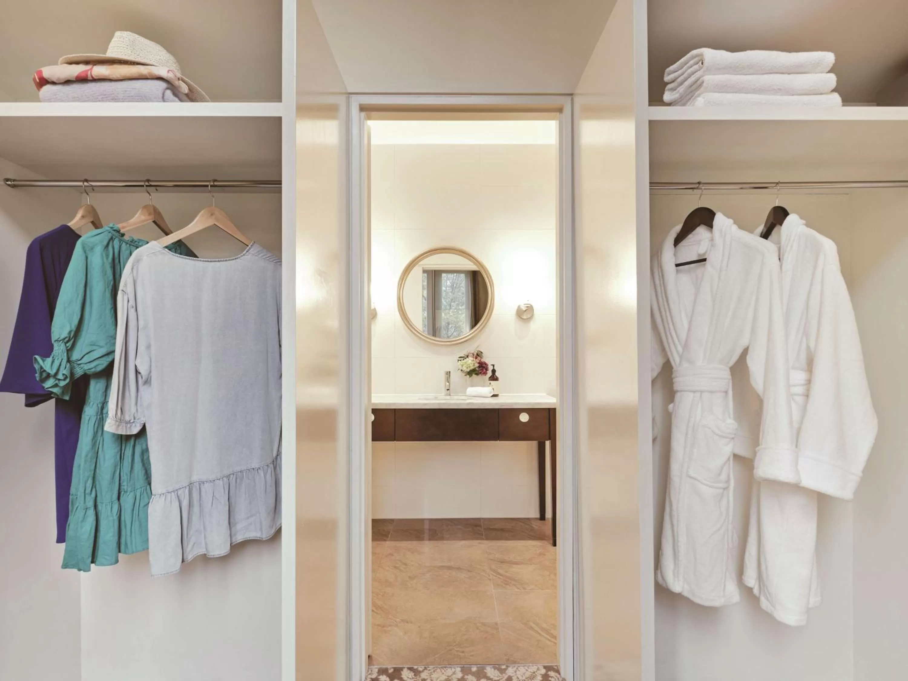 Photo of the whole room in Rendezvous Hotel Melbourne