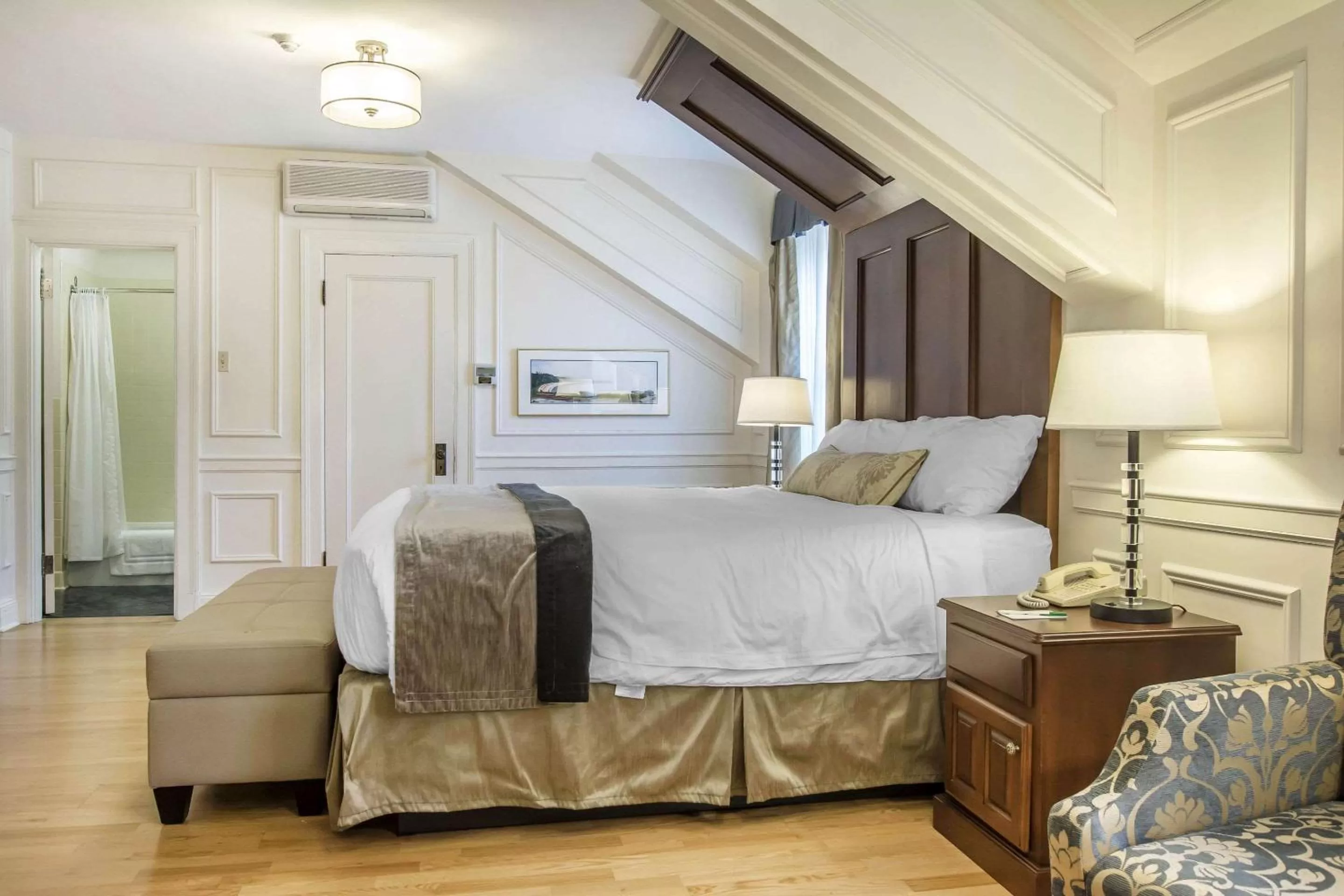 Photo of the whole room, Bed in Digby Pines Golf Resort and Spa