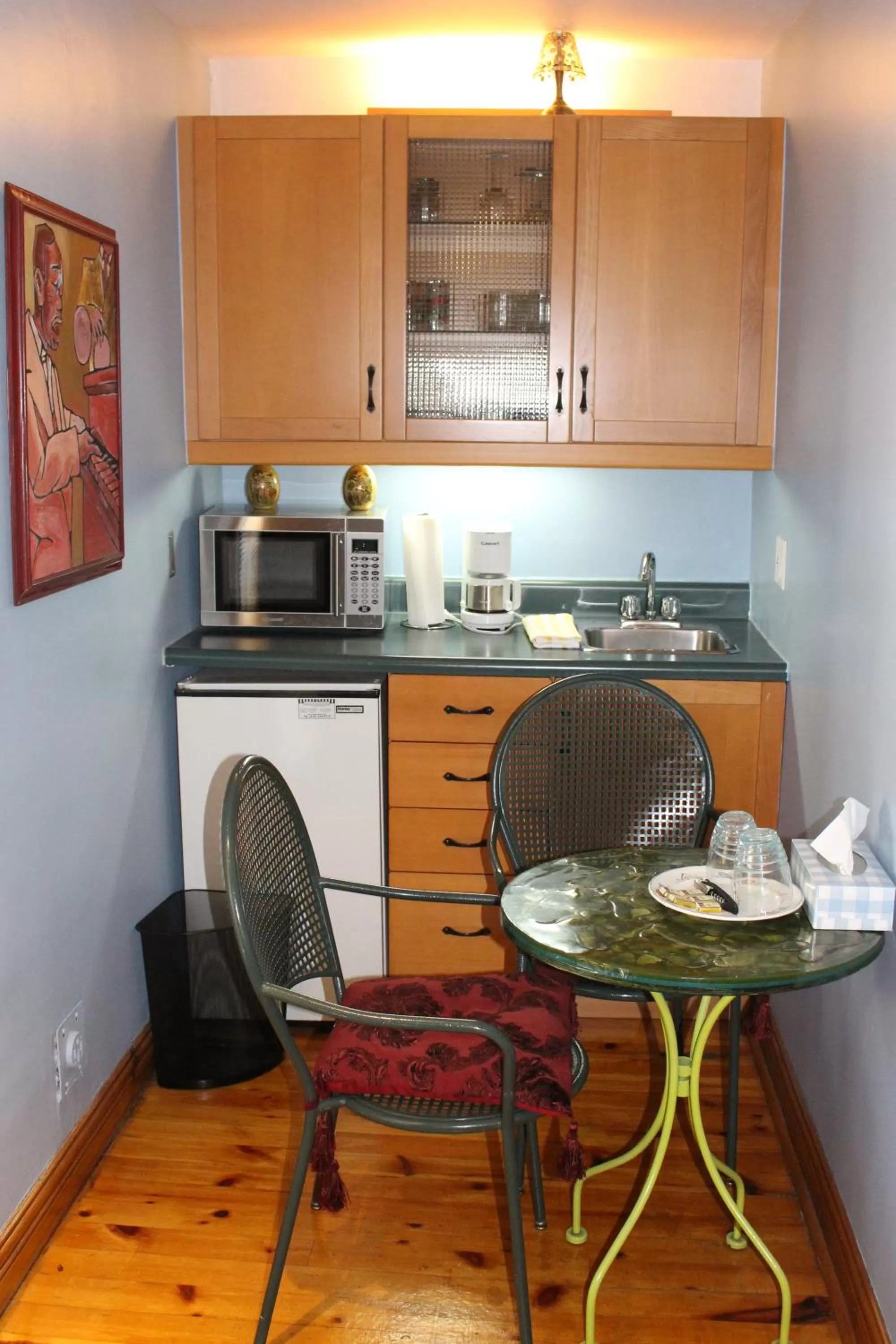 Kitchen/Kitchenette in La Loggia Art B&B