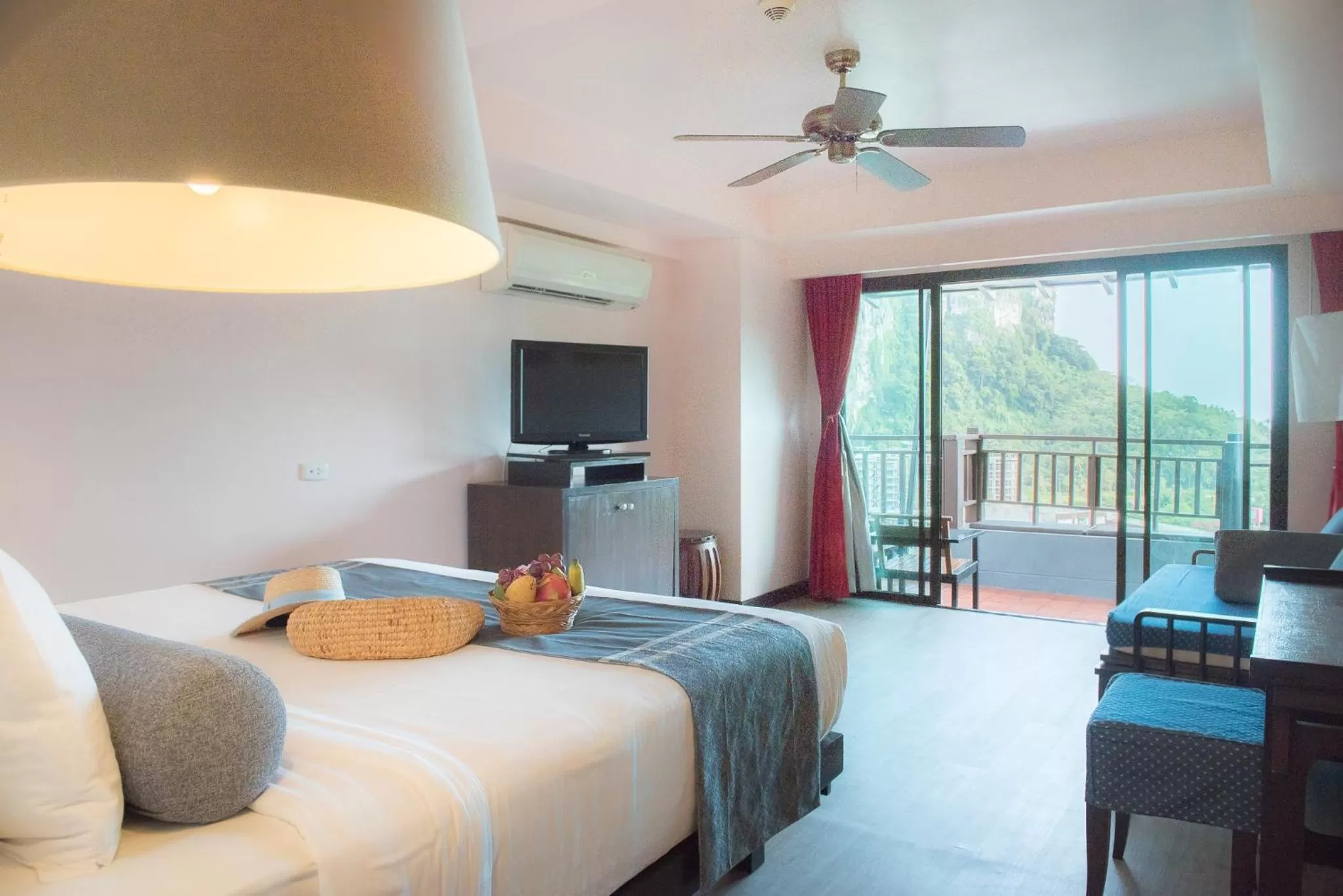 Photo of the whole room, Bed in Krabi Chada Resort