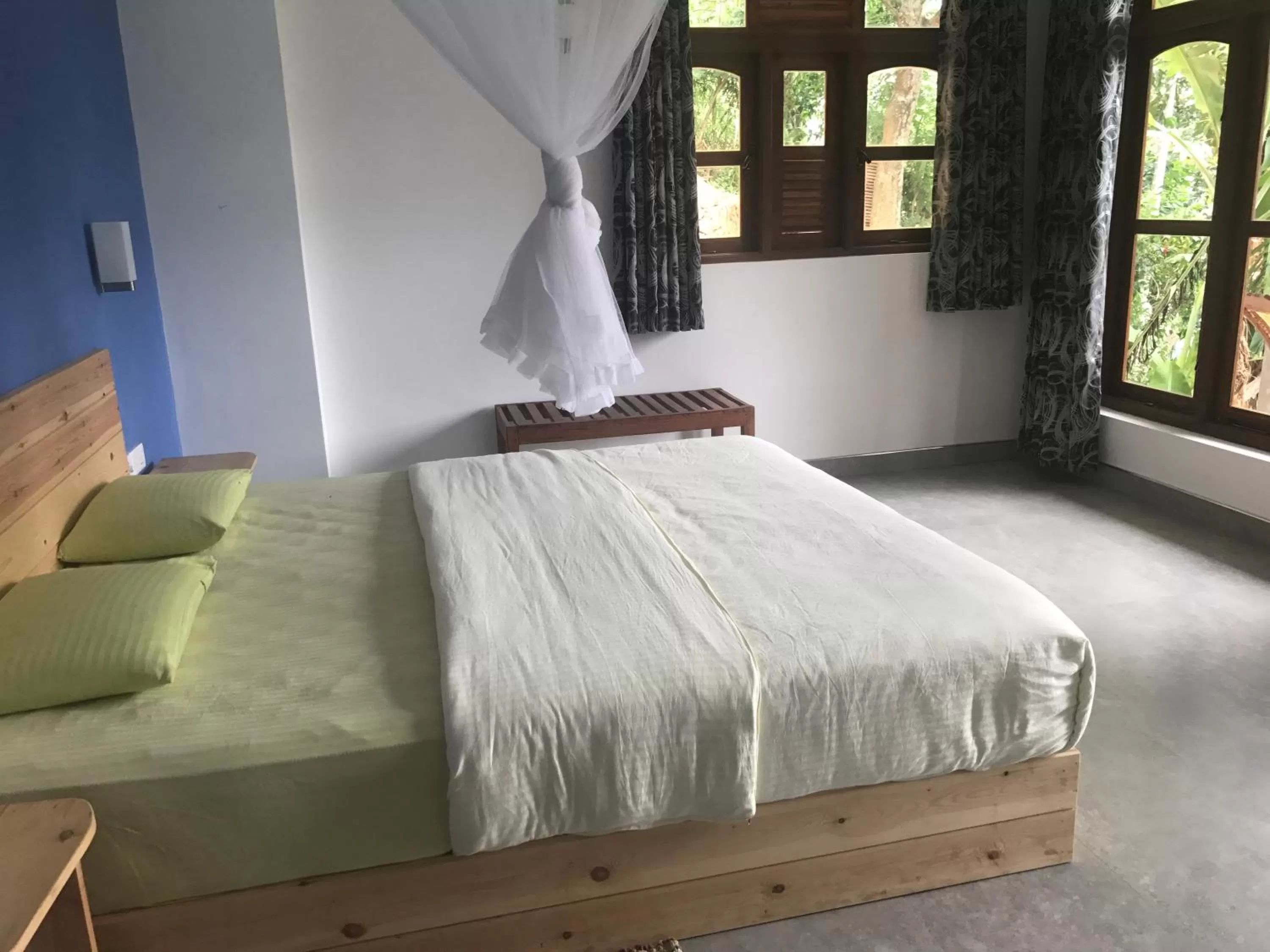 Bathroom, Bed in Raveena Guest House