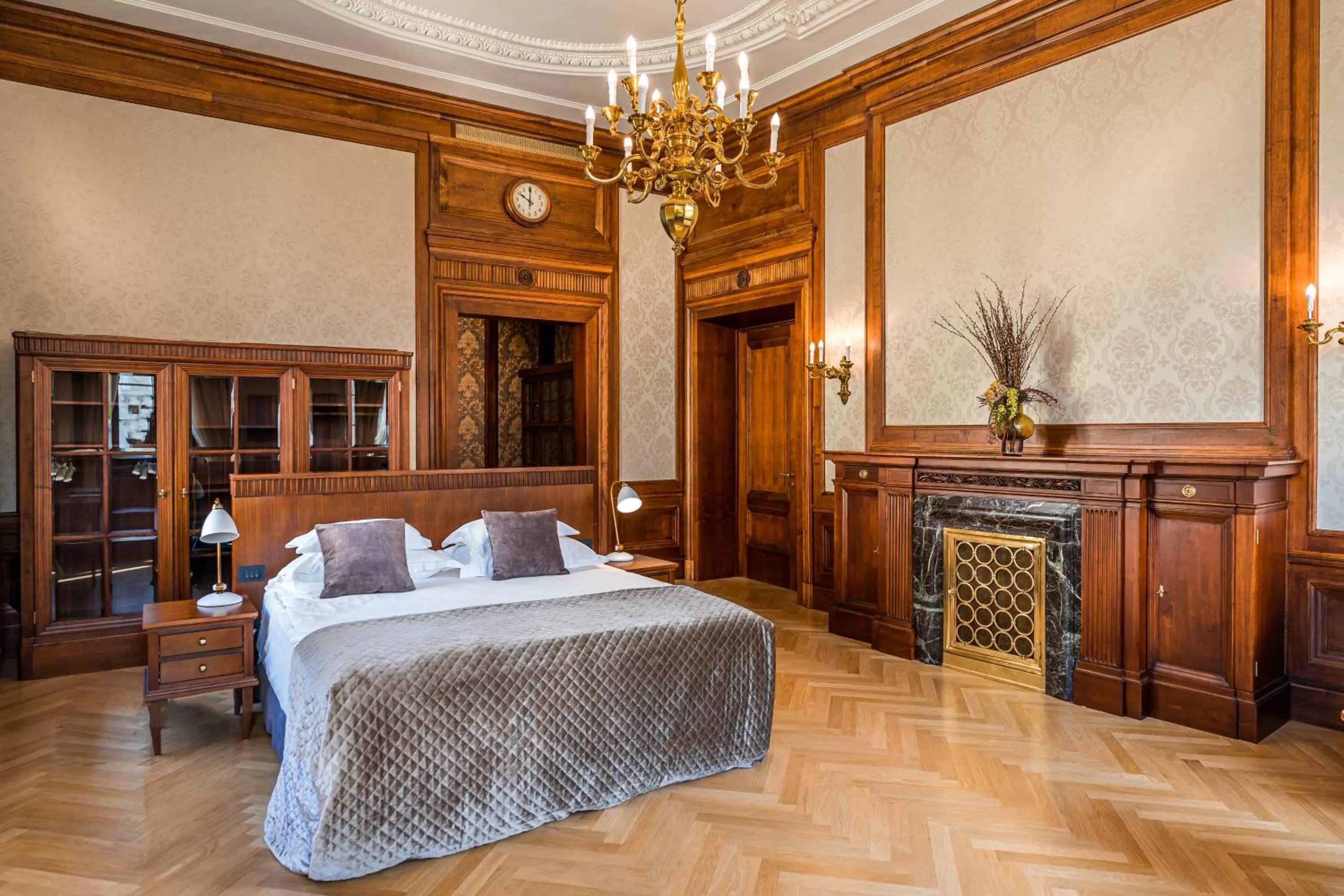 Bedroom, Bed in Hotel Capital