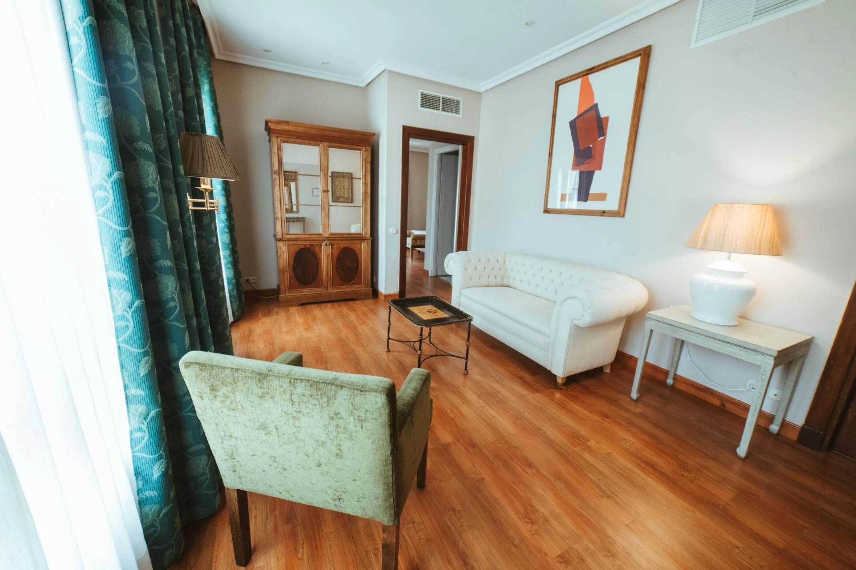 Photo of the whole room in Barceló León Conde Luna