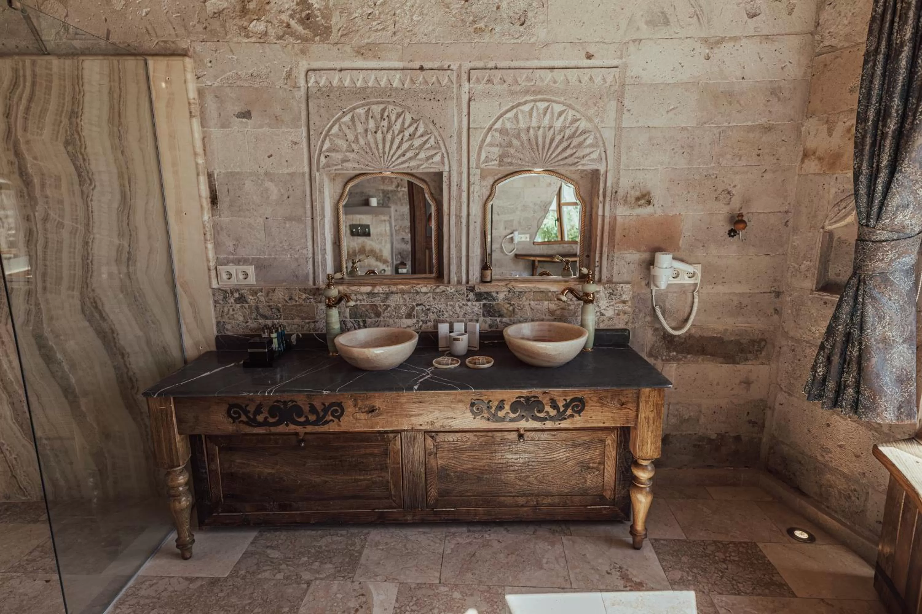 Bathroom in Şah Saray Cave Suites Halal Hotel