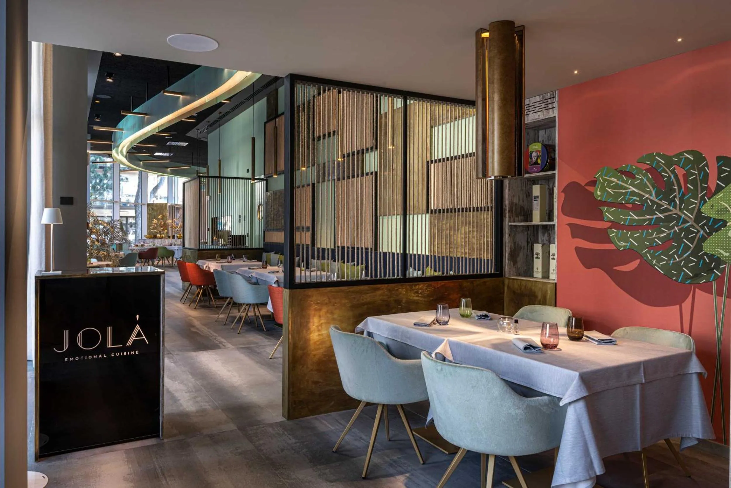 Restaurant/places to eat in J44 Lifestyle Hotel