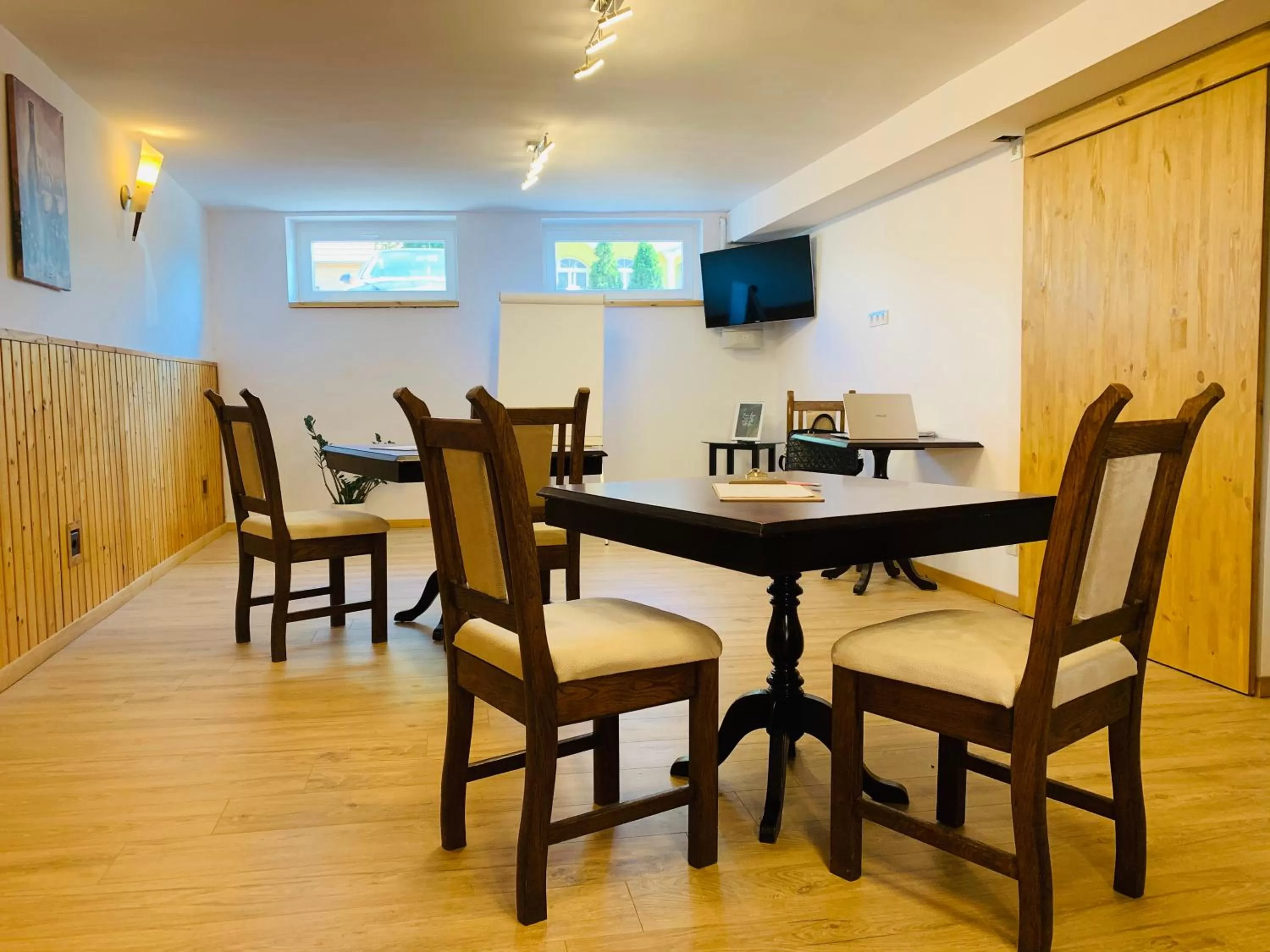 Communal lounge/ TV room in Egria Apartments