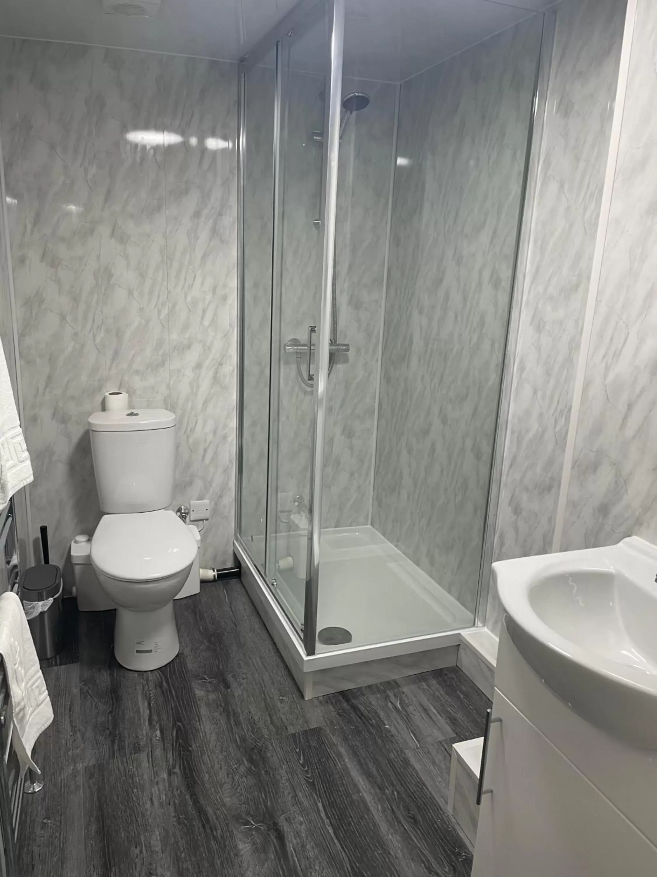 Quadruple Room - single occupancy in The Farmers Arms Inns Quadruple Room - single occupancy in The Farmers Arms Inns