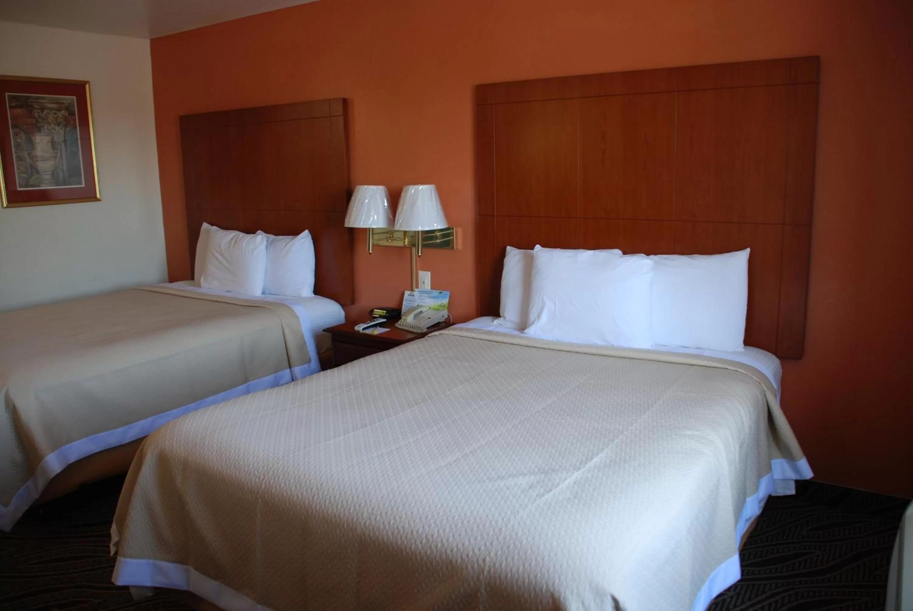 Bed in Days Inn by Wyndham Dyersburg