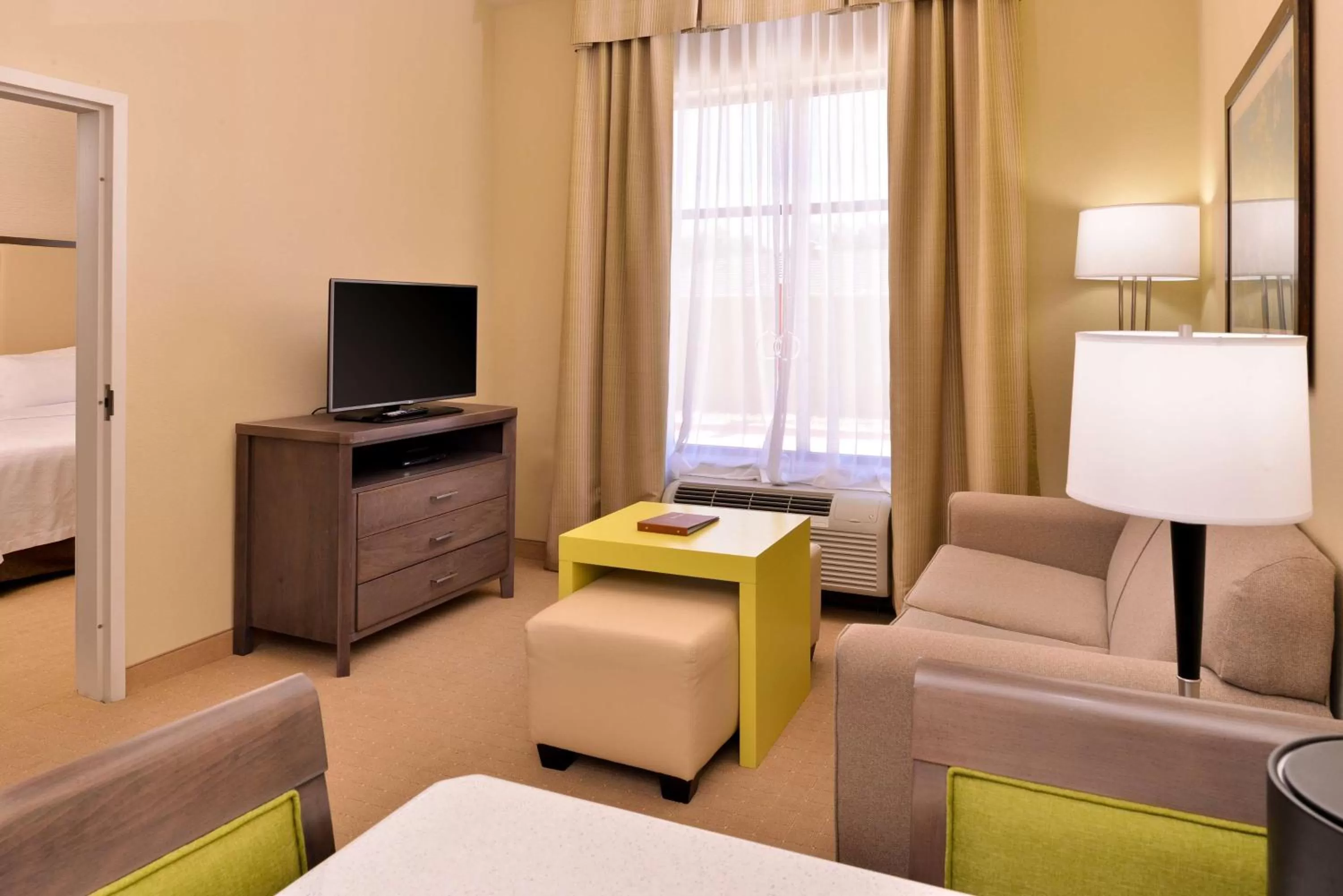 Living room, Bed in Homewood Suites by Hilton Houma
