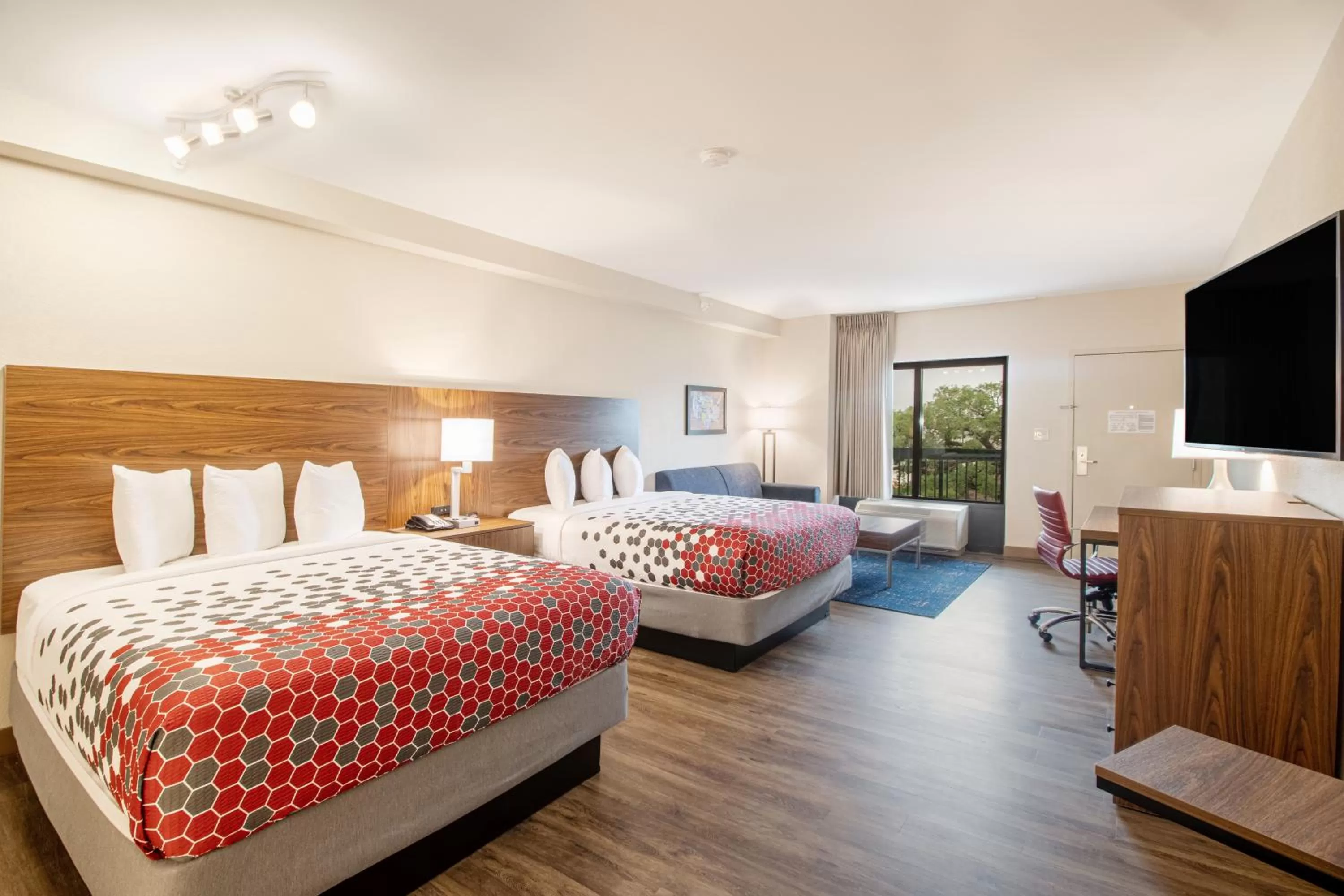 TV and multimedia, Bed in Econo Lodge Inn & Suites Foley-North Gulf Shores