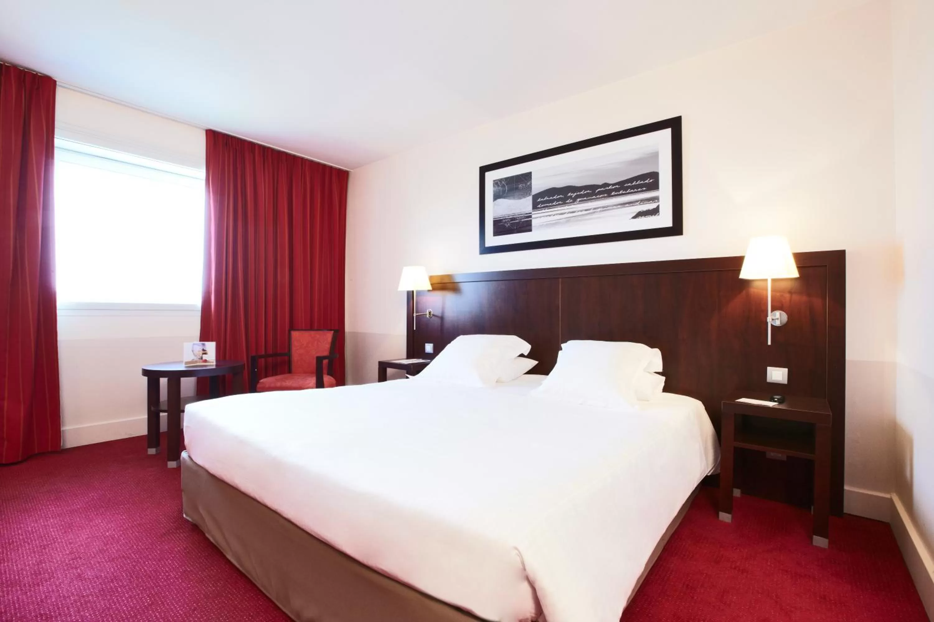 Standard Double Room in Golden Tulip CDG Airport Roissy