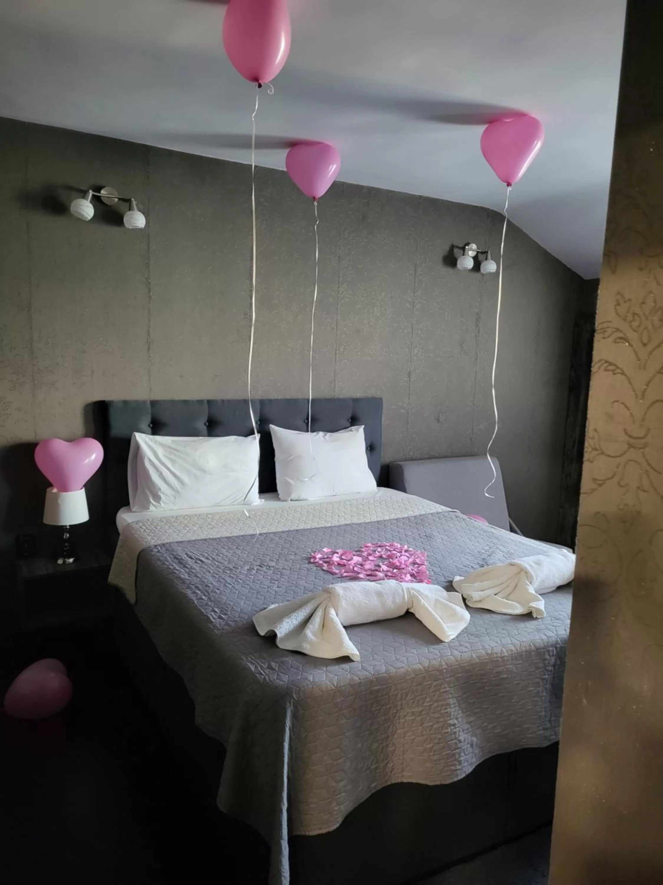 Bed in Vida Family Hotel