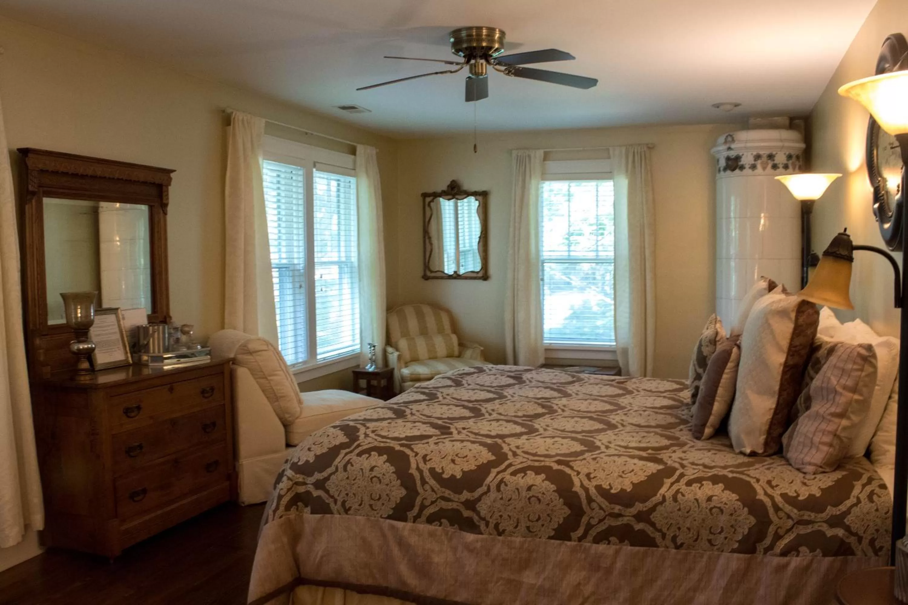 Superior King Room in The Inn at Union Pier