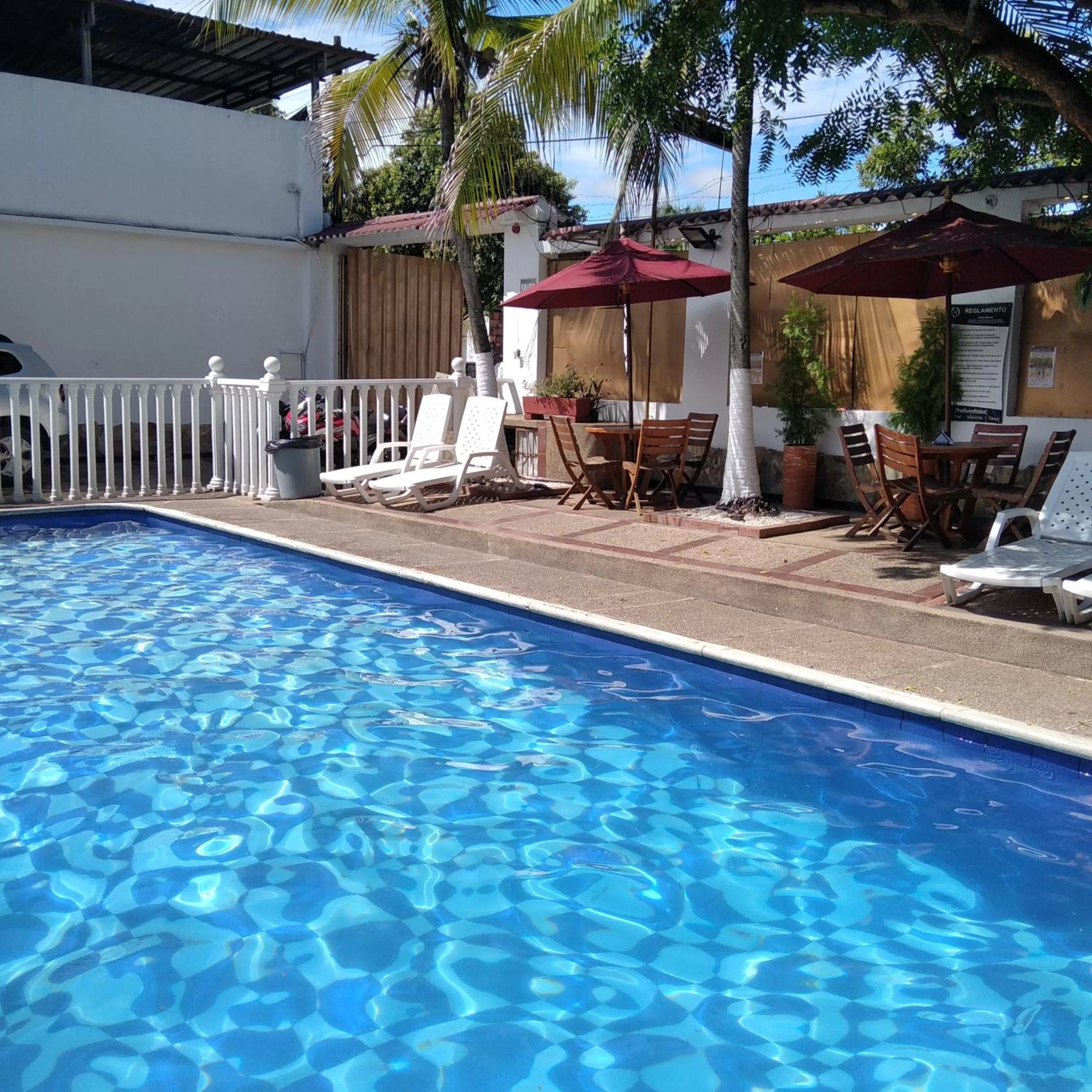 Swimming pool in HOTEL MACEO MELGAR