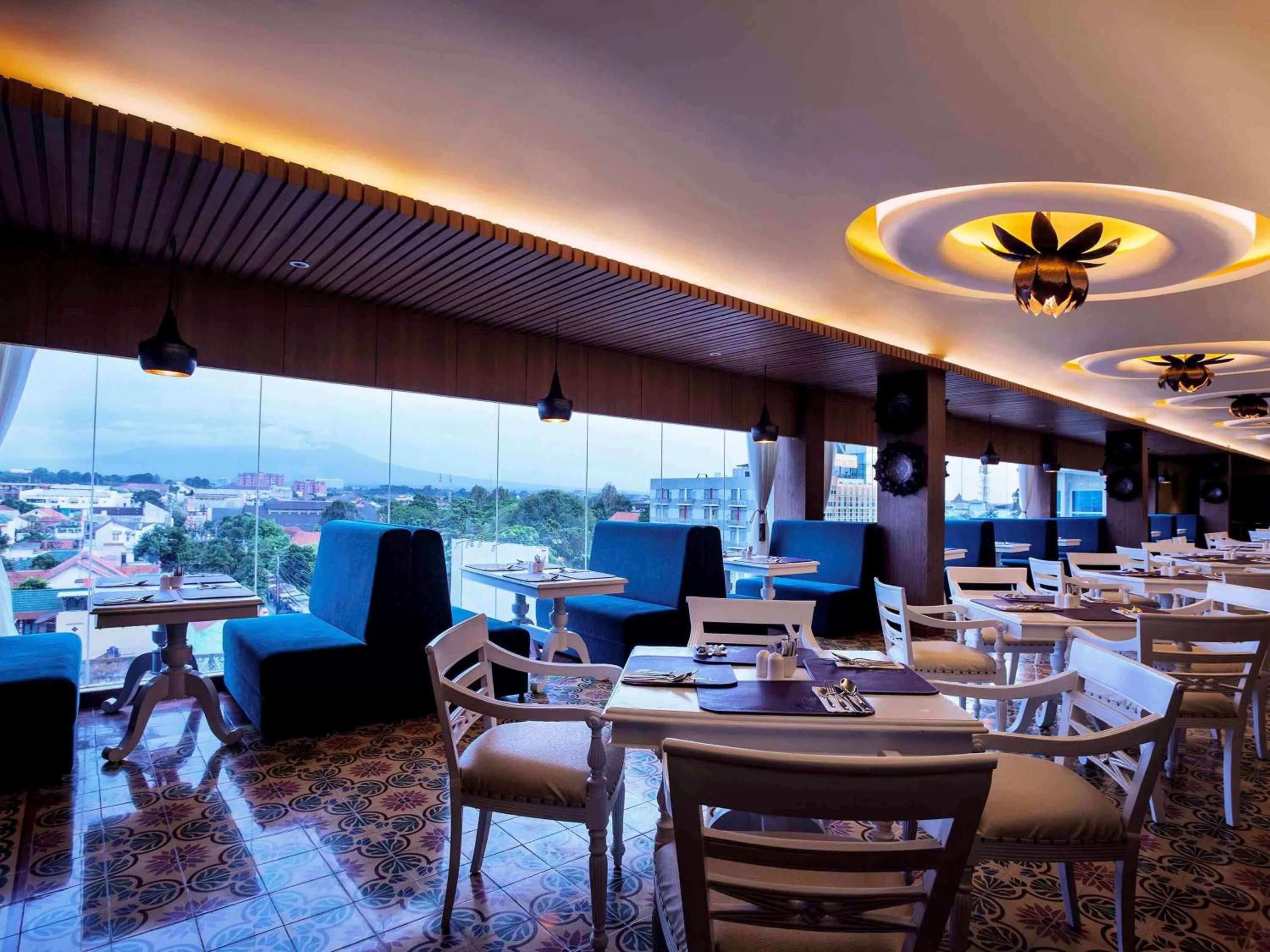 Restaurant/places to eat in Grand Mercure Yogyakarta Adi Sucipto