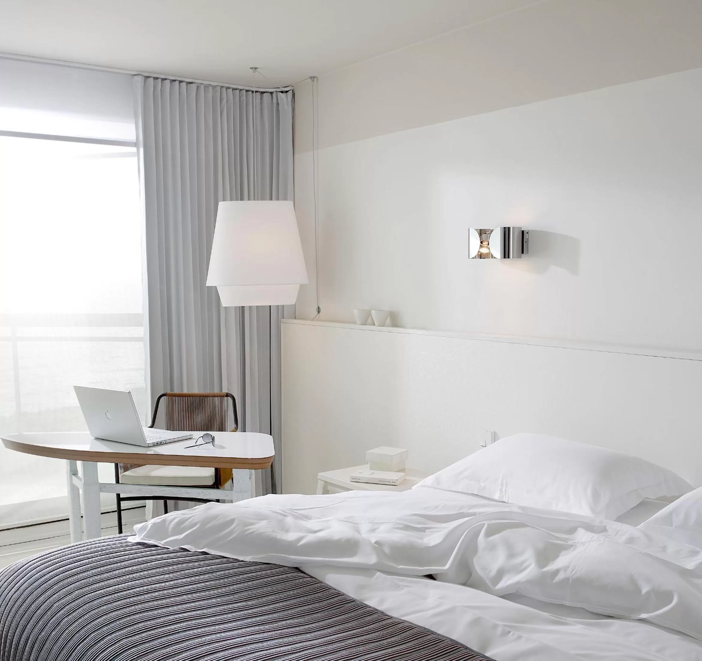 Balcony/Terrace, Bed in Pullman Cannes Mandelieu