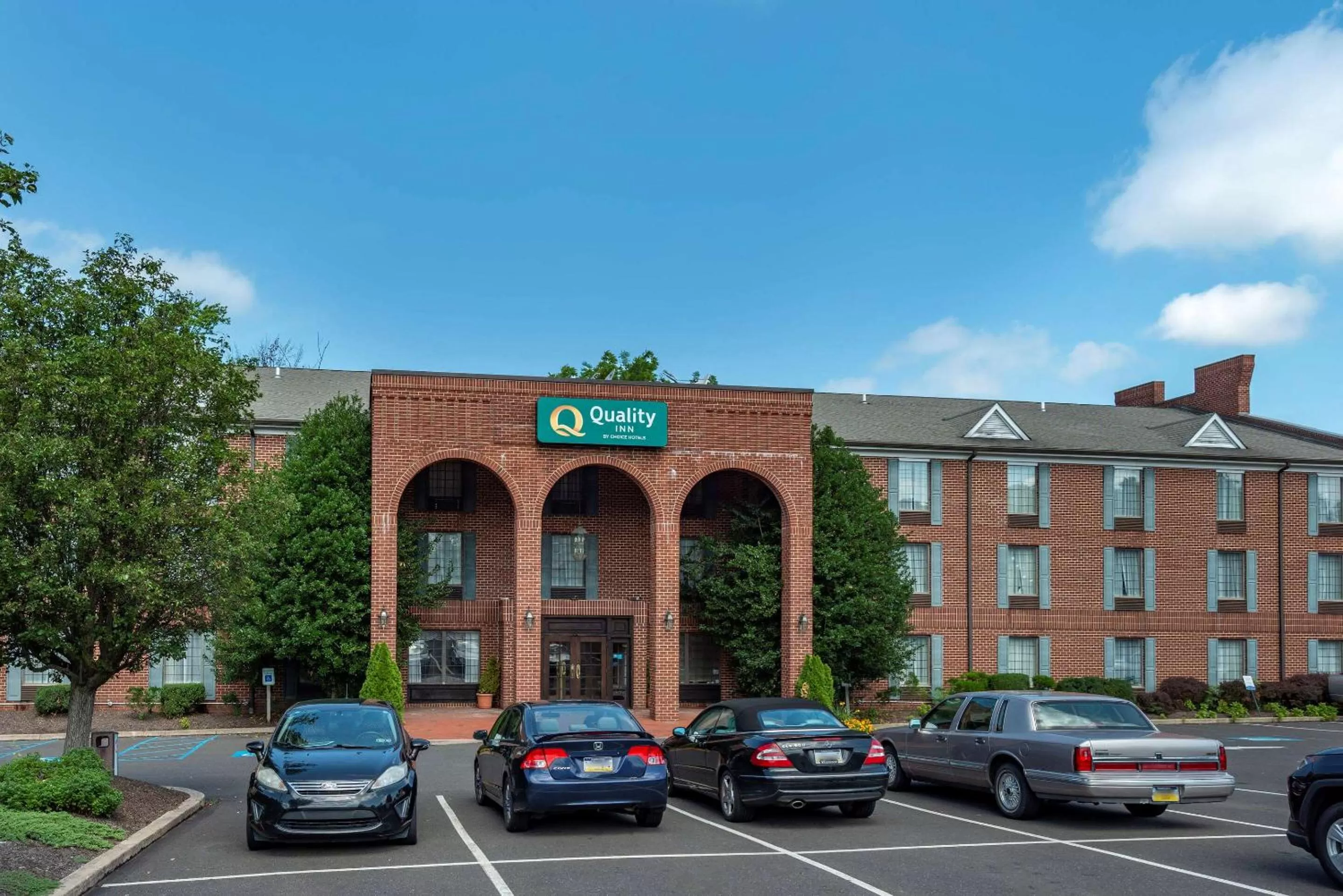 Property building in Quality Inn Montgomeryville-Philadelphia