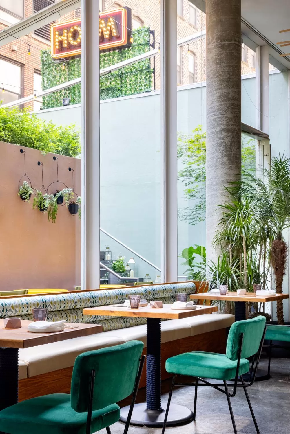 Restaurant/places to eat in Selina Chelsea