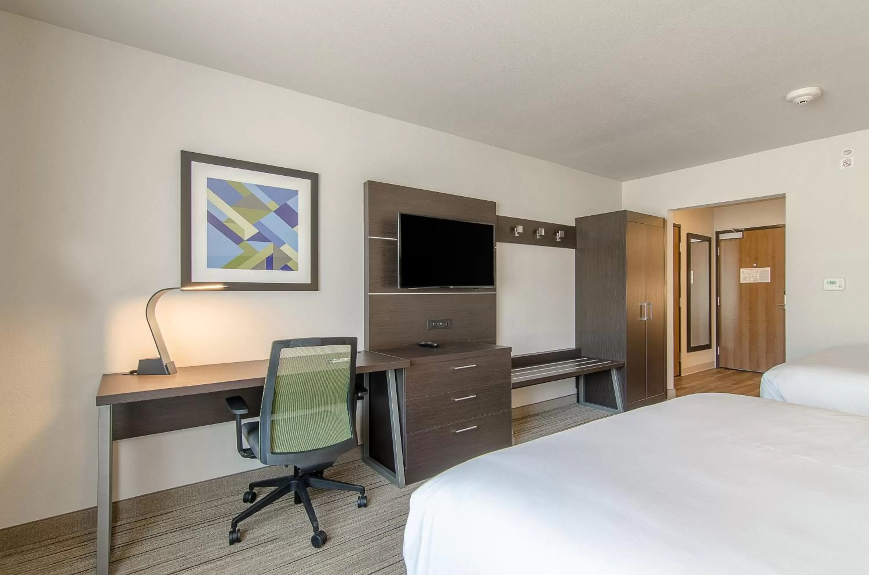 Bedroom, Bed in Holiday Inn Express & Suites - Atchison by IHG